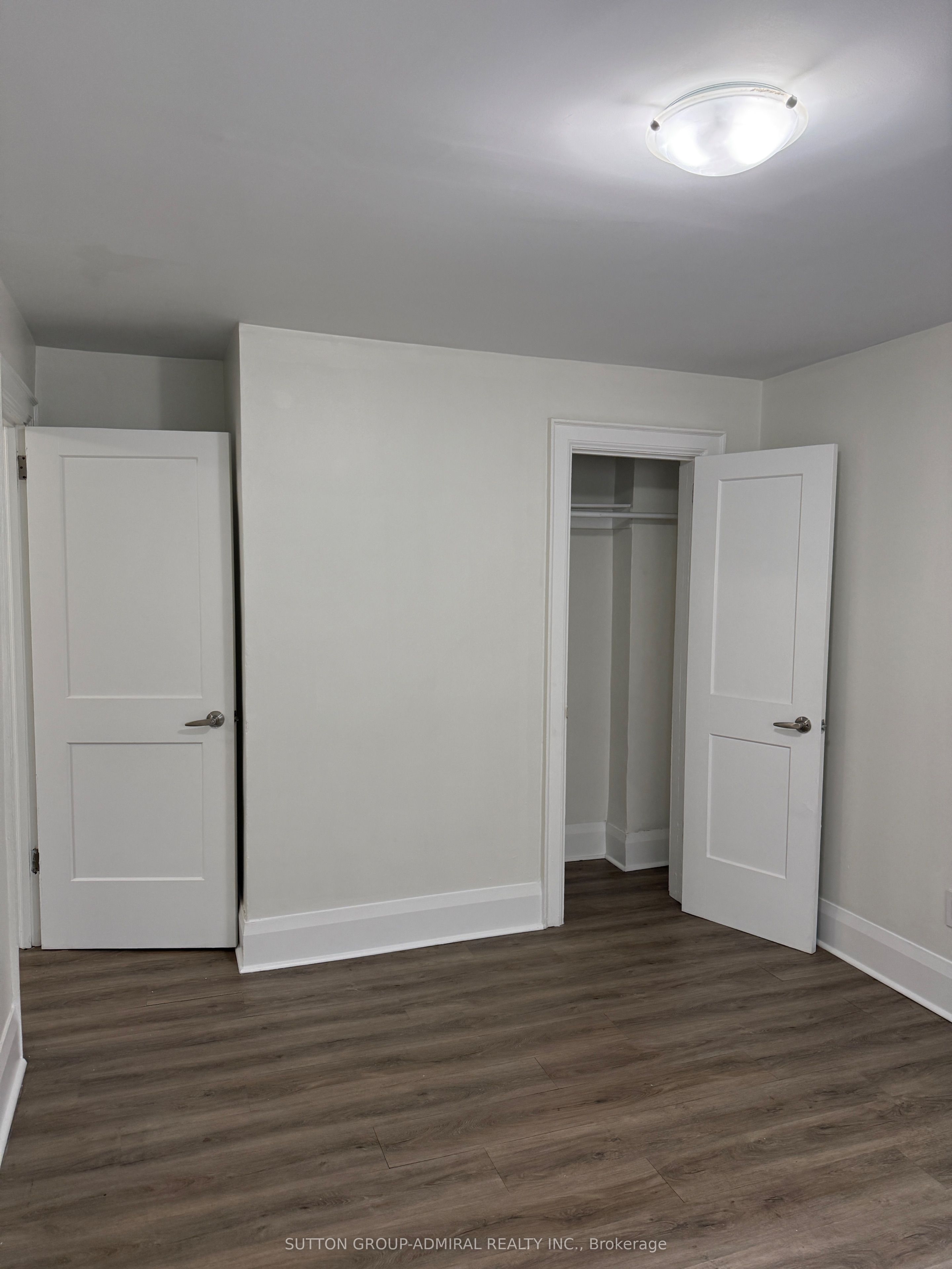 915 St Clair Avenue W 16 Property Photo 6