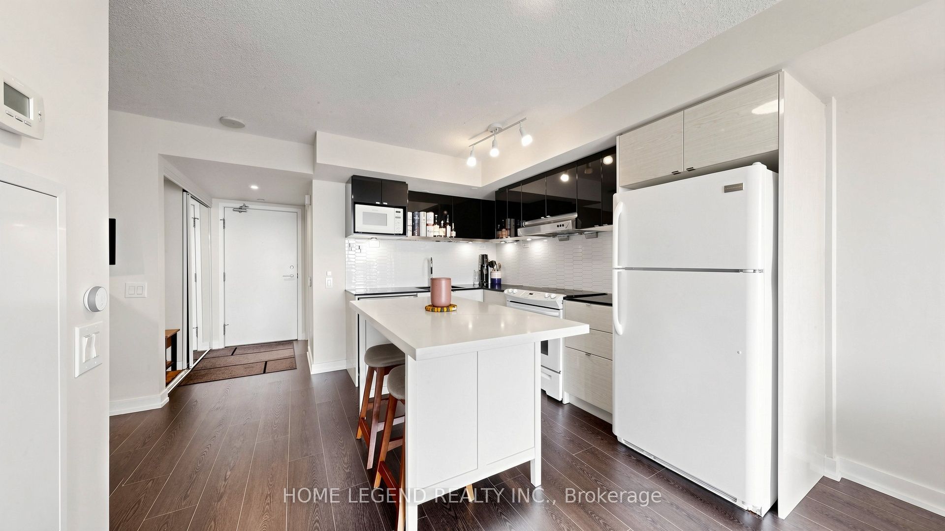 72 Esther Shiner Boulevard 2205 Property Photo 14