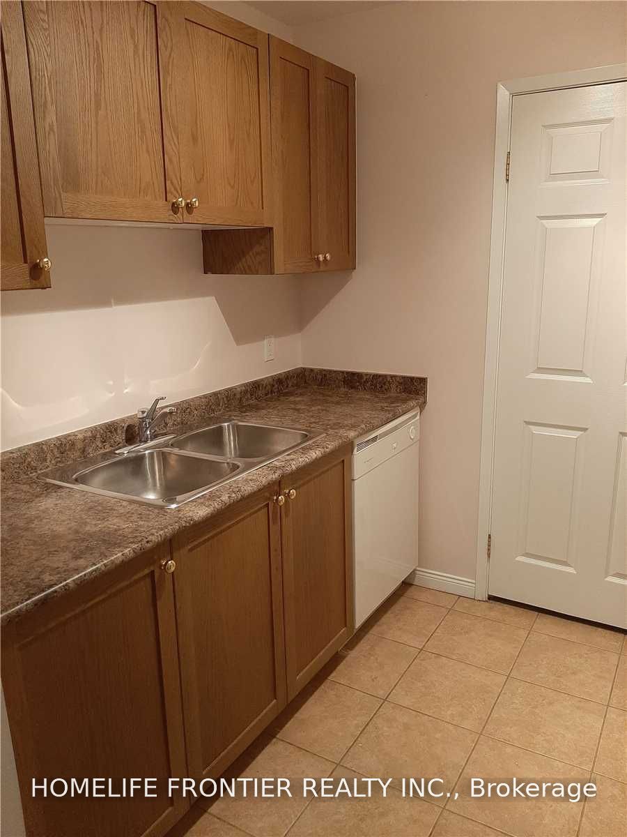 778 Sheppard Avenue W 102 Property Photo 9