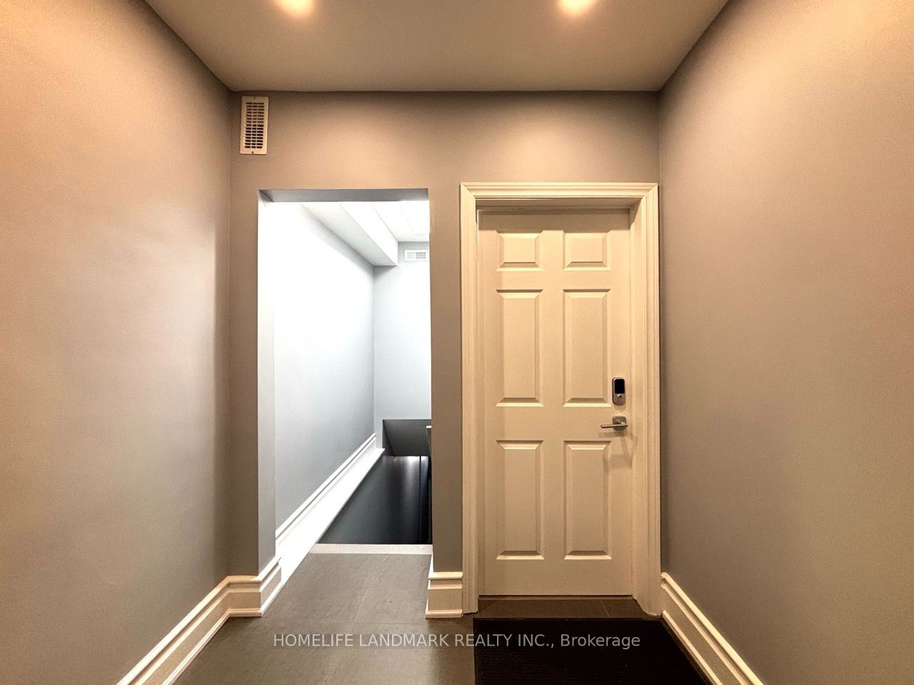 3229 Yonge Street Unit 1 Property Photo 2