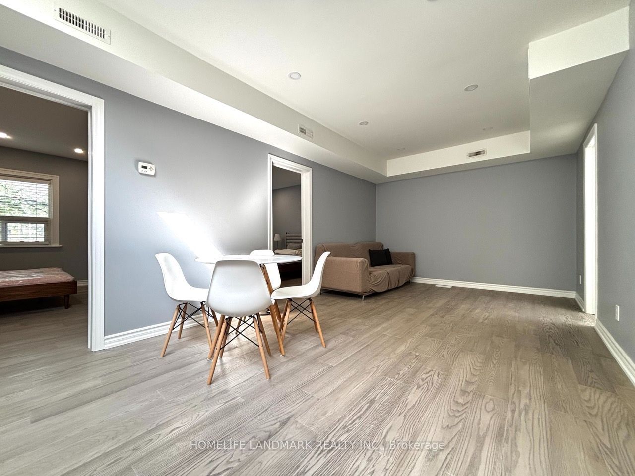 3229 Yonge Street Unit 1 Property Photo 4