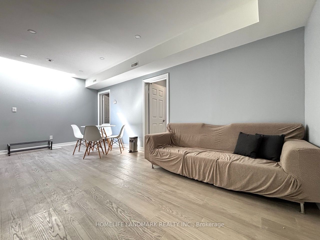 3229 Yonge Street Unit 1 Property Photo 5