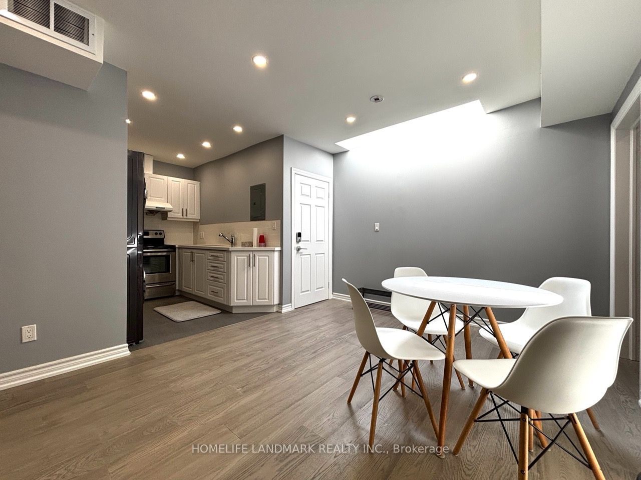 3229 Yonge Street Unit 1 Property Photo 6