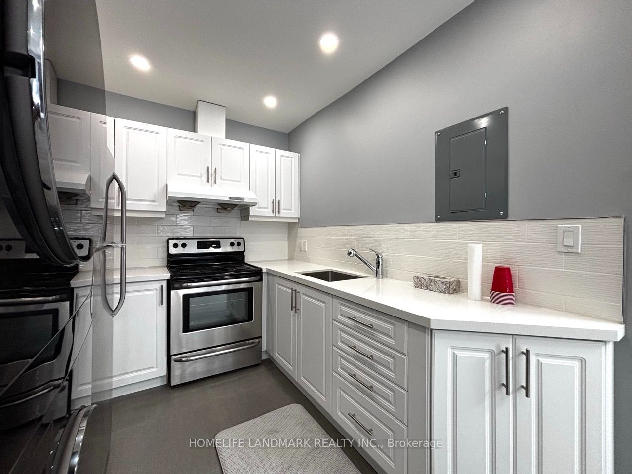 3229 Yonge Street Unit 1 Property Photo 9