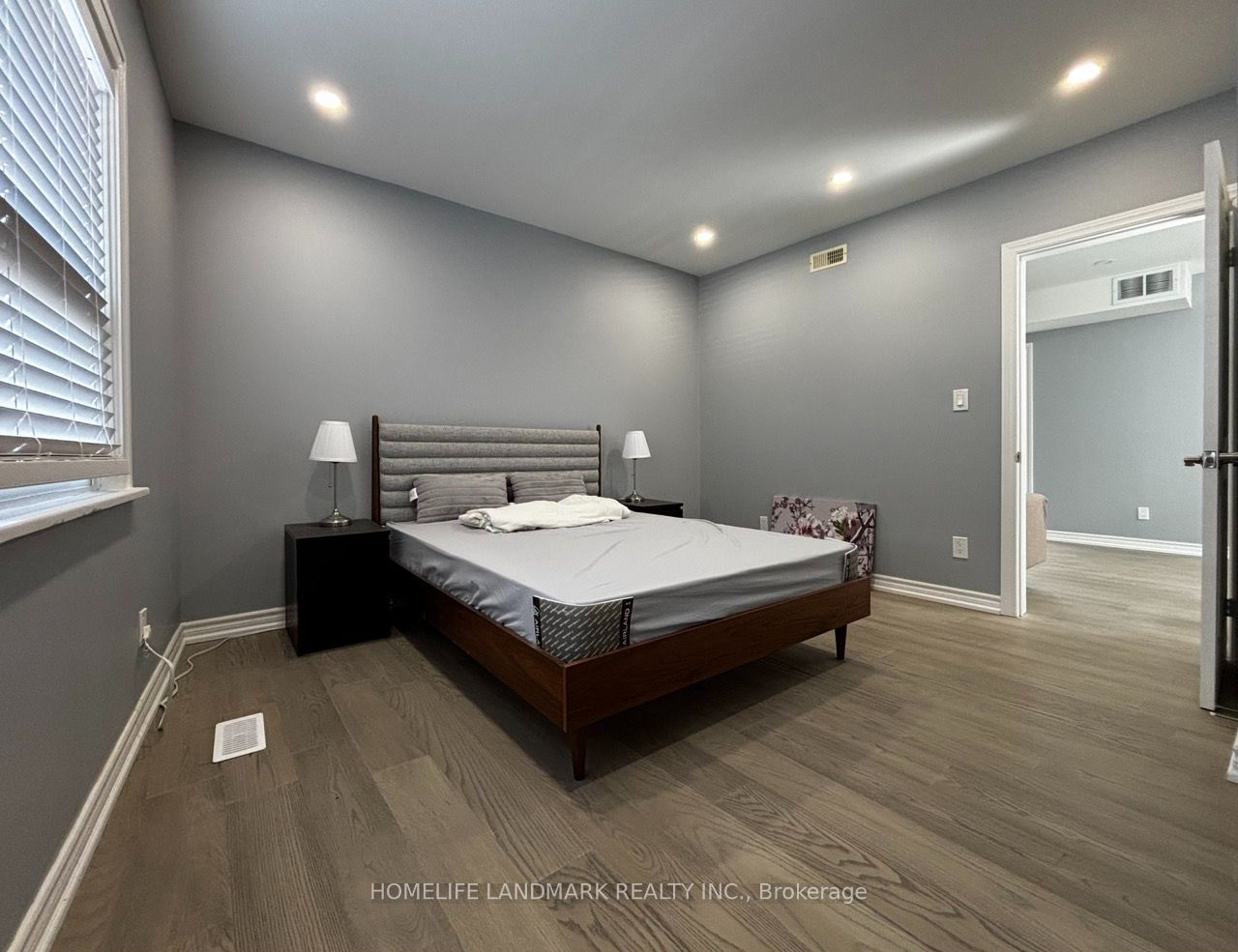 3229 Yonge Street Unit 1 Property Photo 15