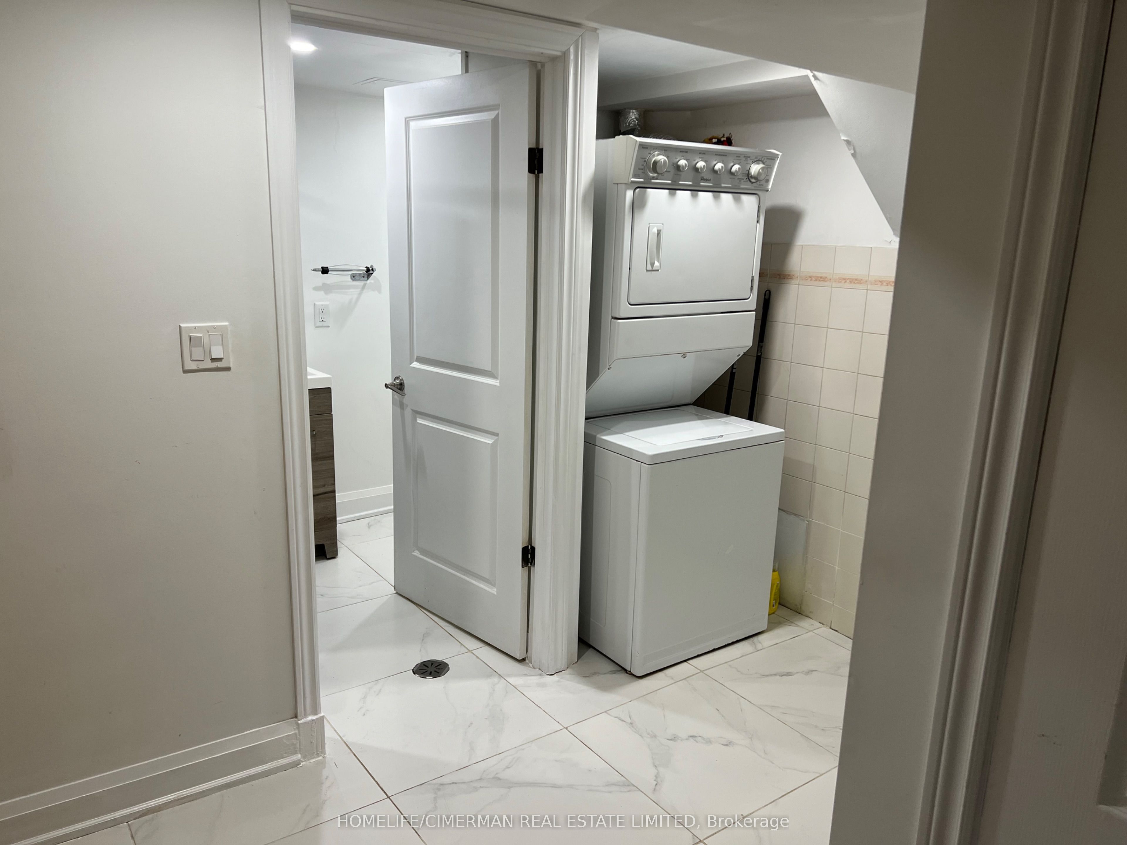 106 Holcolm Road Basement Property Photo 5