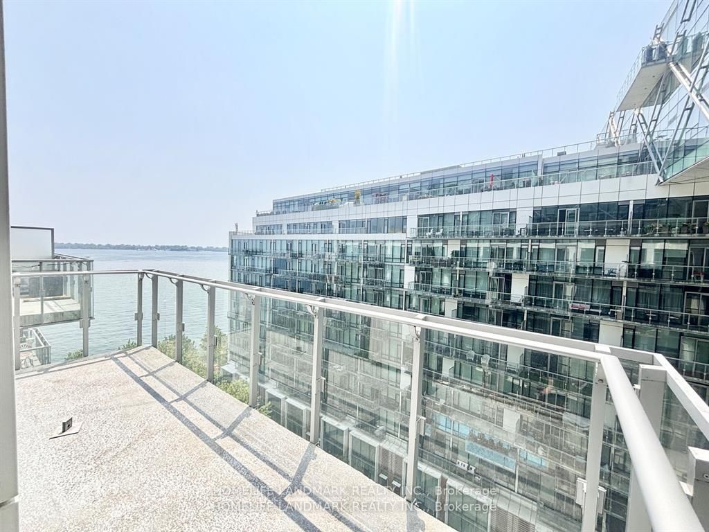 39 Queens Quay E 1029 Property Photo 1