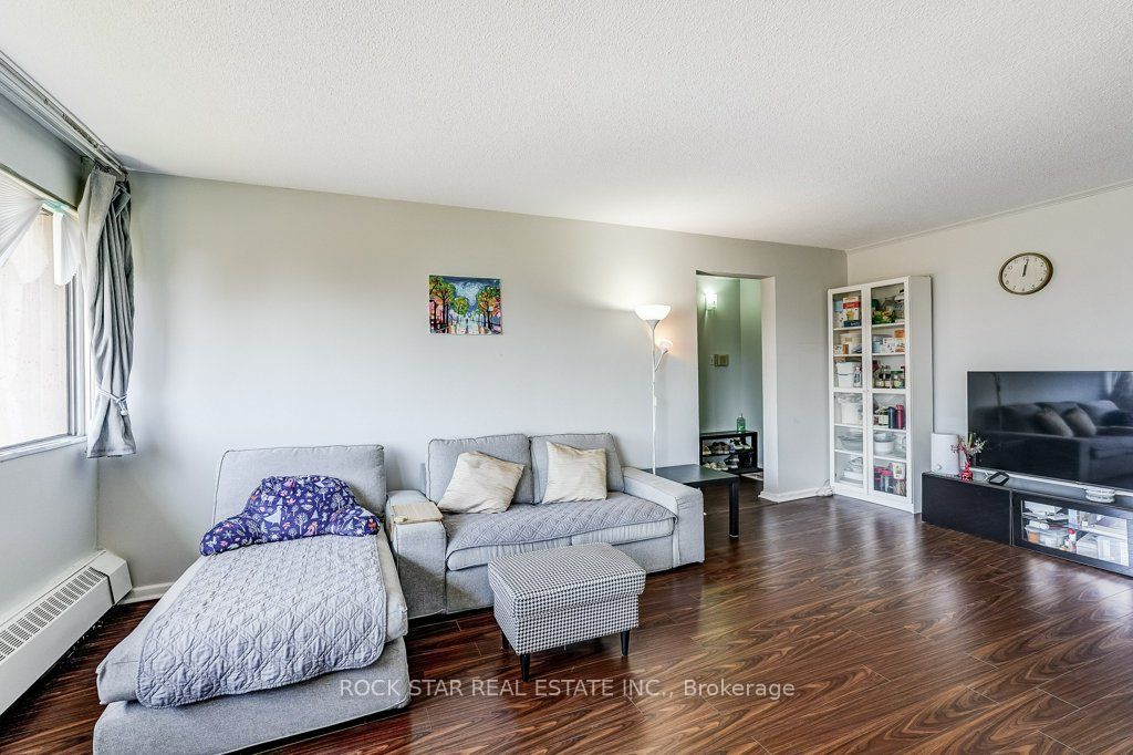10 Sunny Glenway 708 Property Photo 9