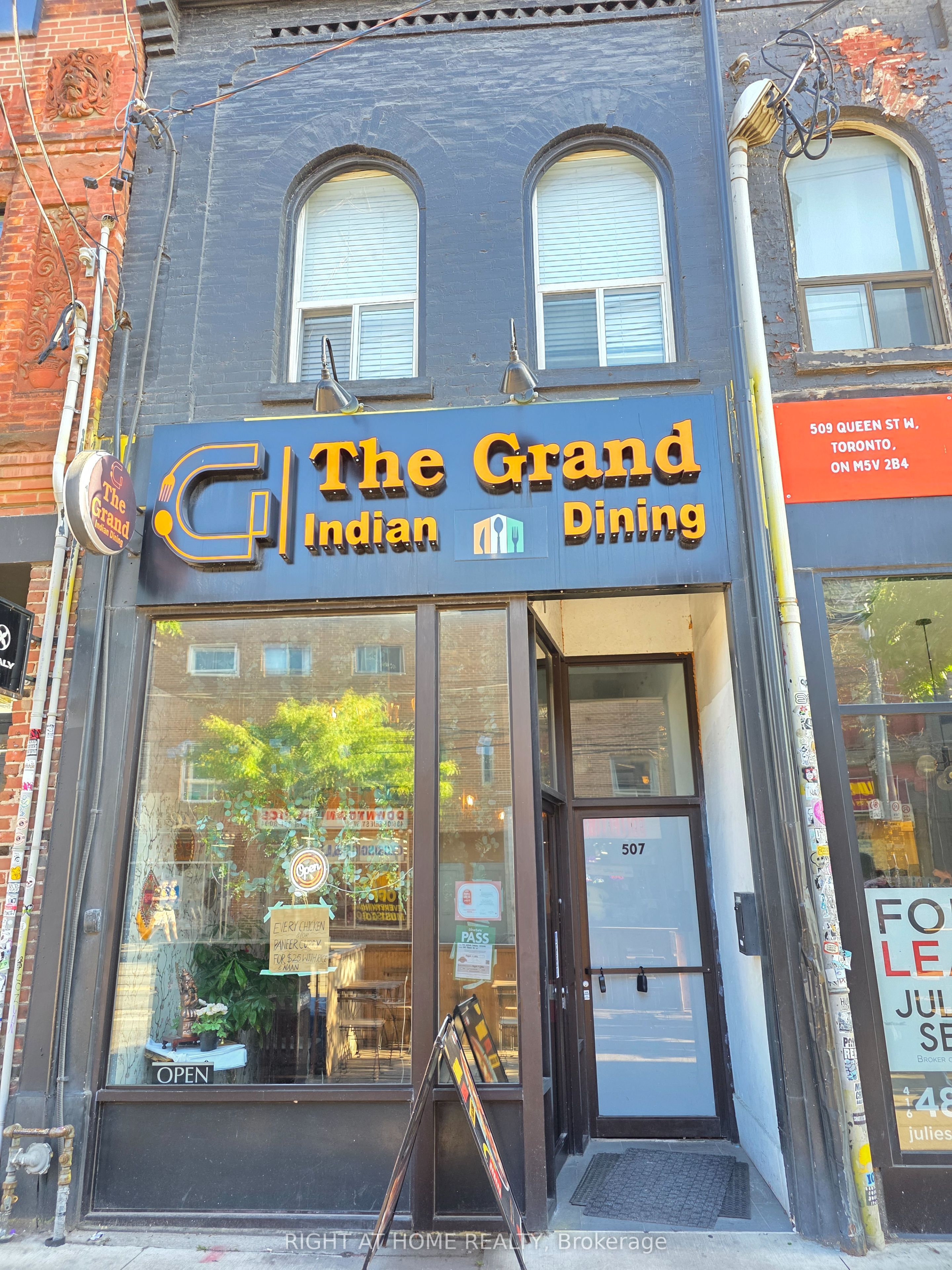 507 Queen Street W Property Photo 1