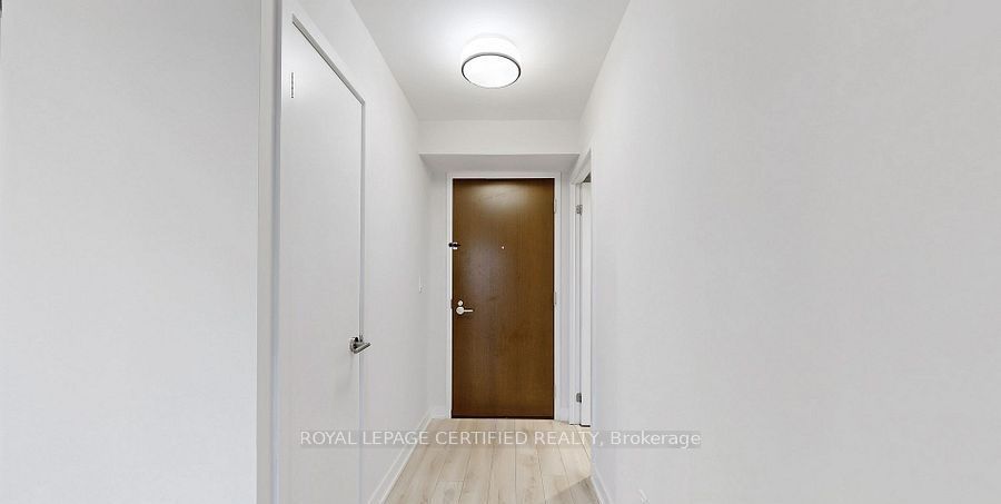 120 Varna Drive 1407 Property Photo 5