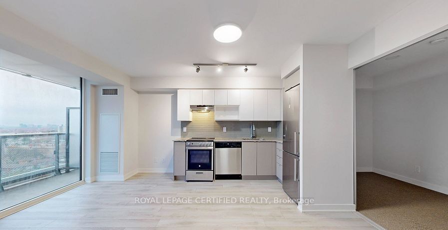 120 Varna Drive 1407 Property Photo 9