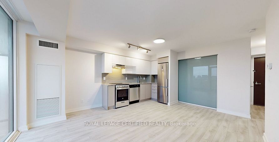 120 Varna Drive 1407 Property Photo 10