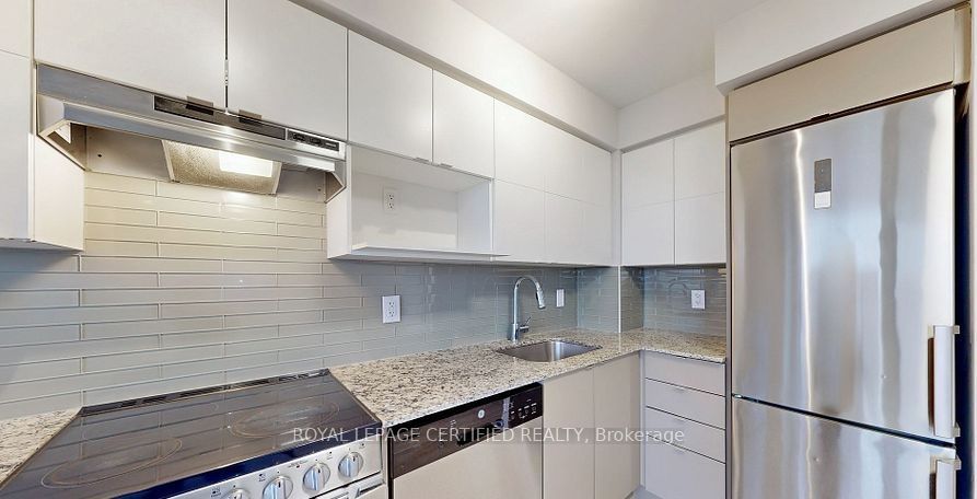 120 Varna Drive 1407 Property Photo 12