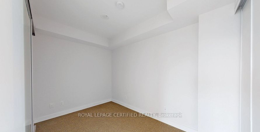 120 Varna Drive 1407 Property Photo 17