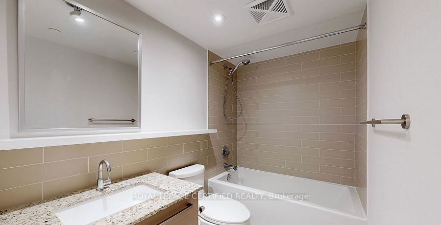 120 Varna Drive 1407 Property Photo 20