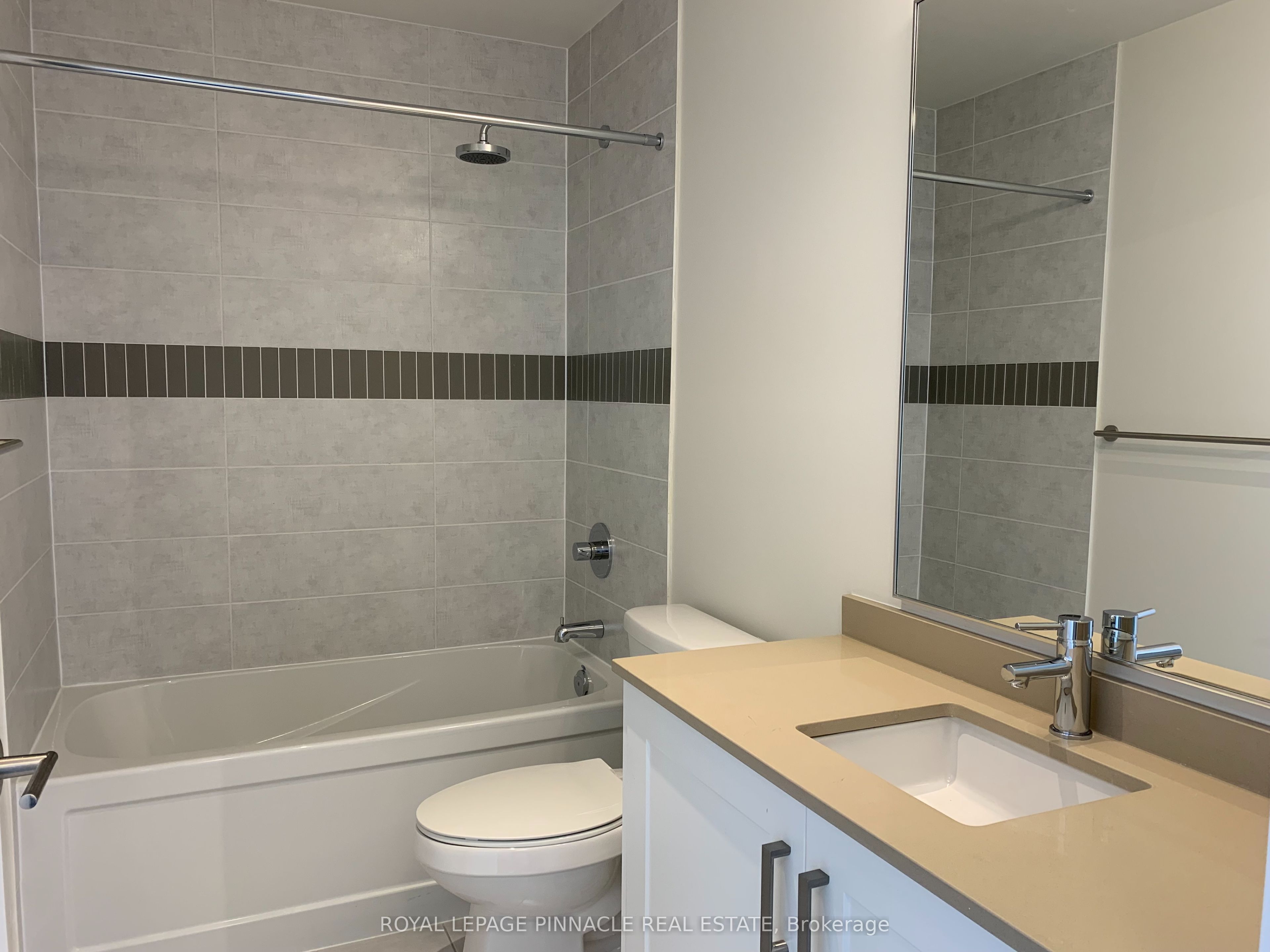 99 John Street 903 Property Photo 18