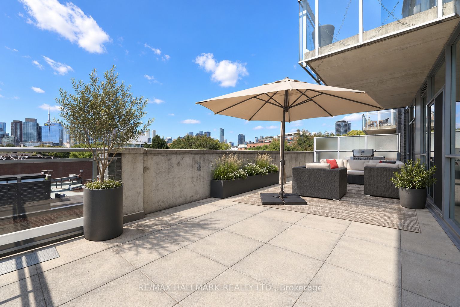 510 King Street E 402