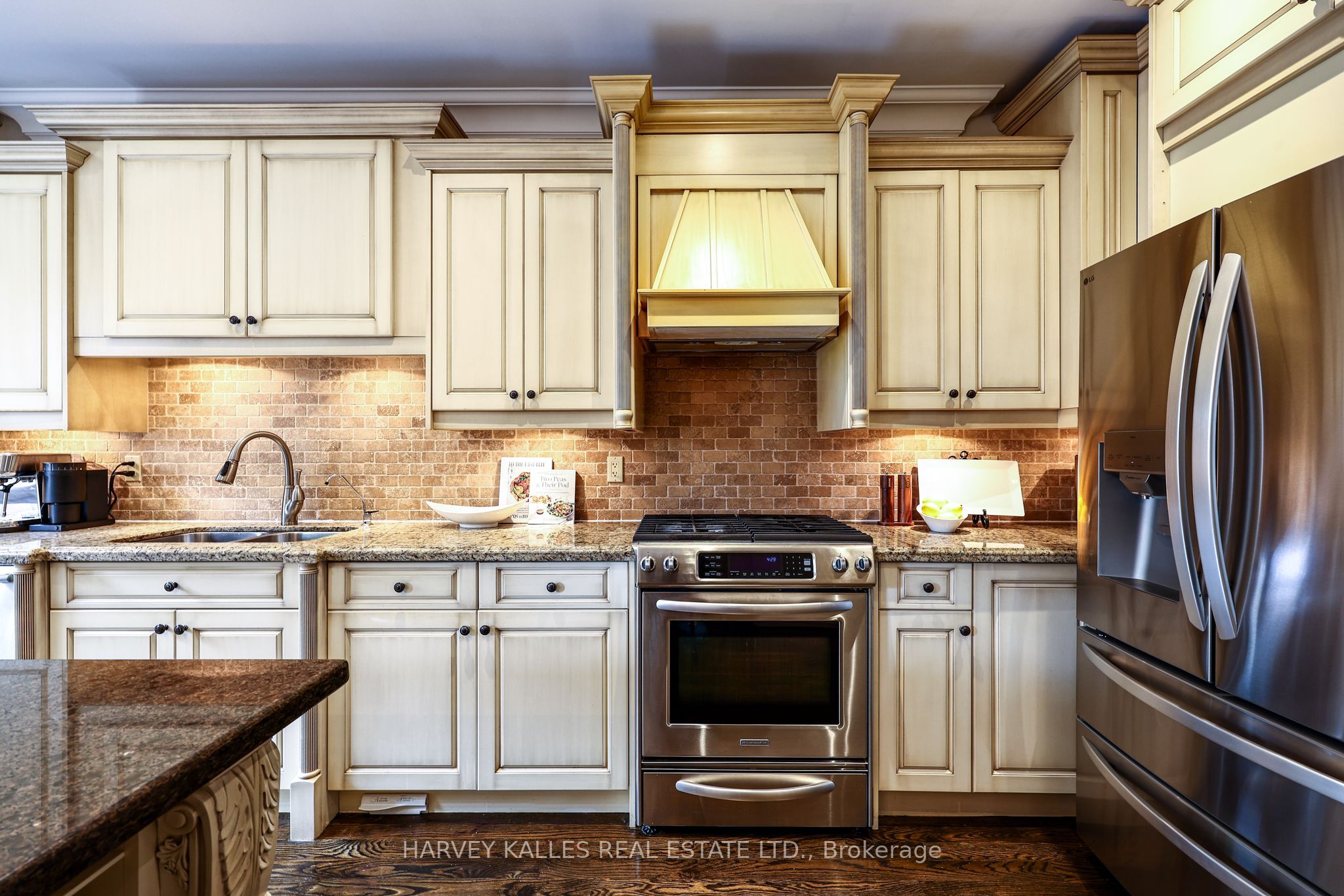 599 Woburn Avenue Property Photo 11