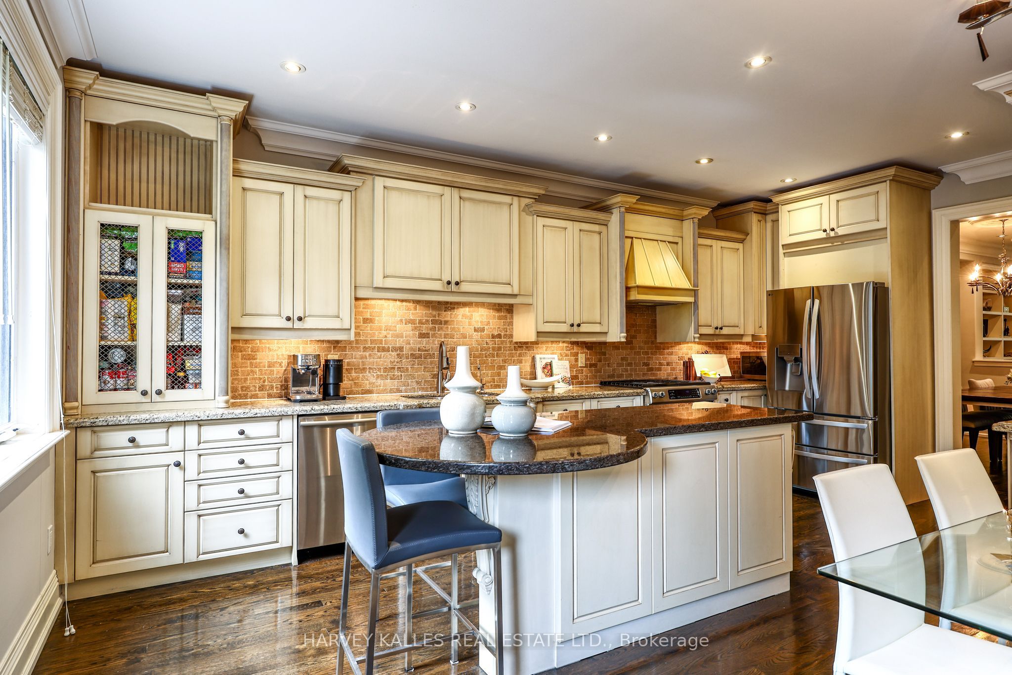 599 Woburn Avenue Property Photo 14