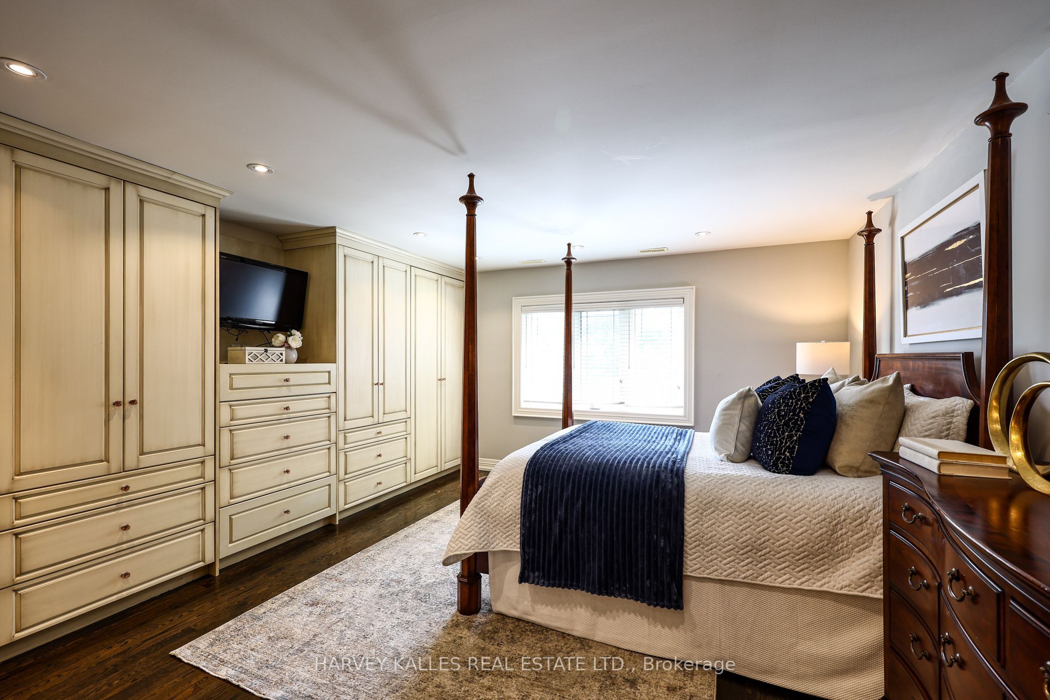 599 Woburn Avenue Property Photo 19