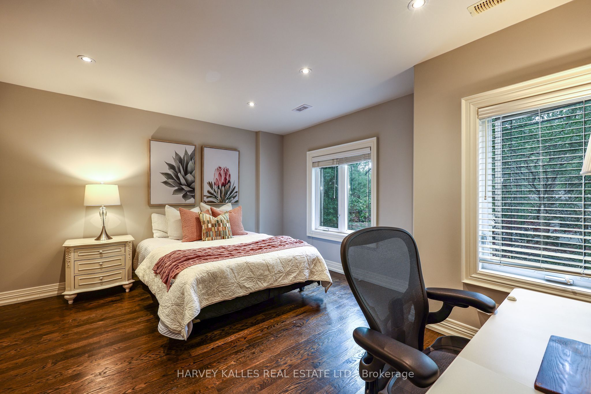 599 Woburn Avenue Property Photo 24
