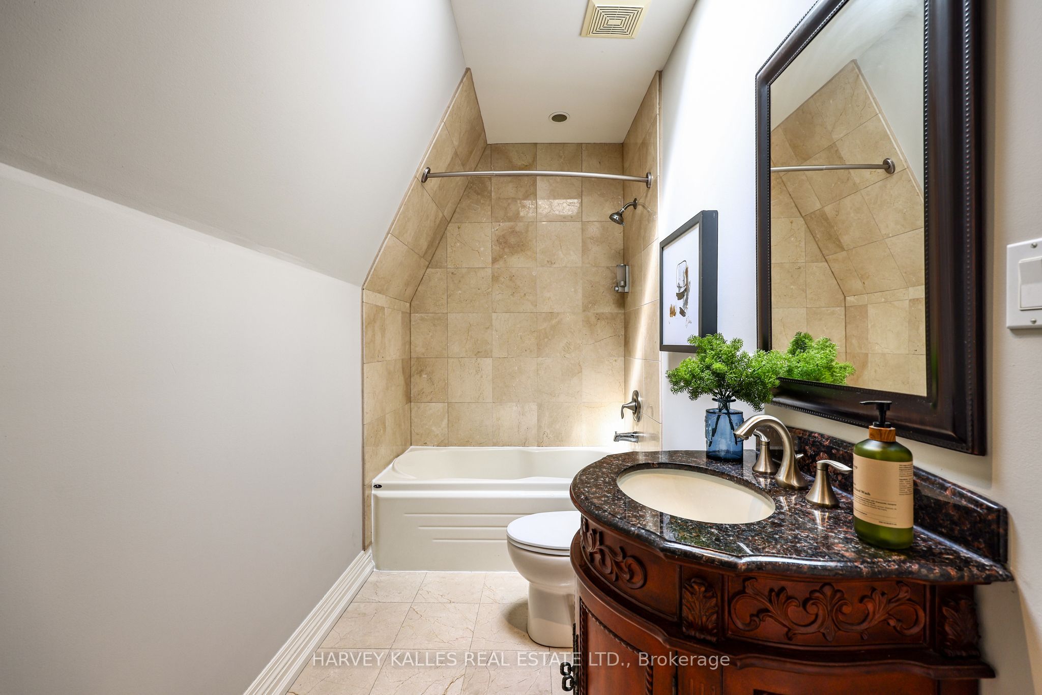 599 Woburn Avenue Property Photo 33
