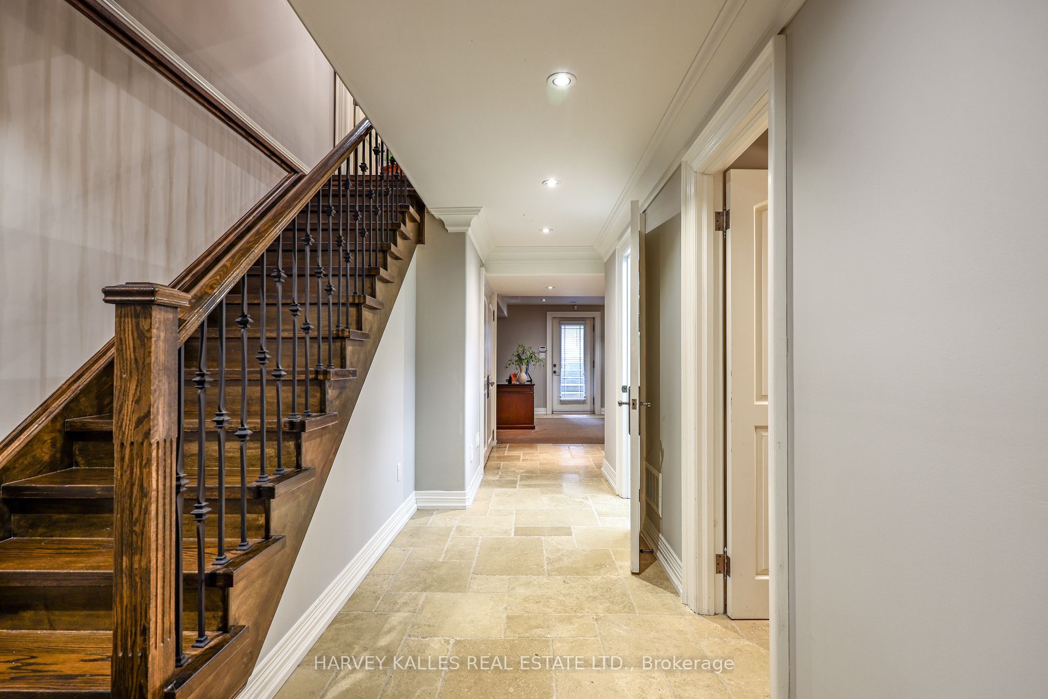599 Woburn Avenue Property Photo 34