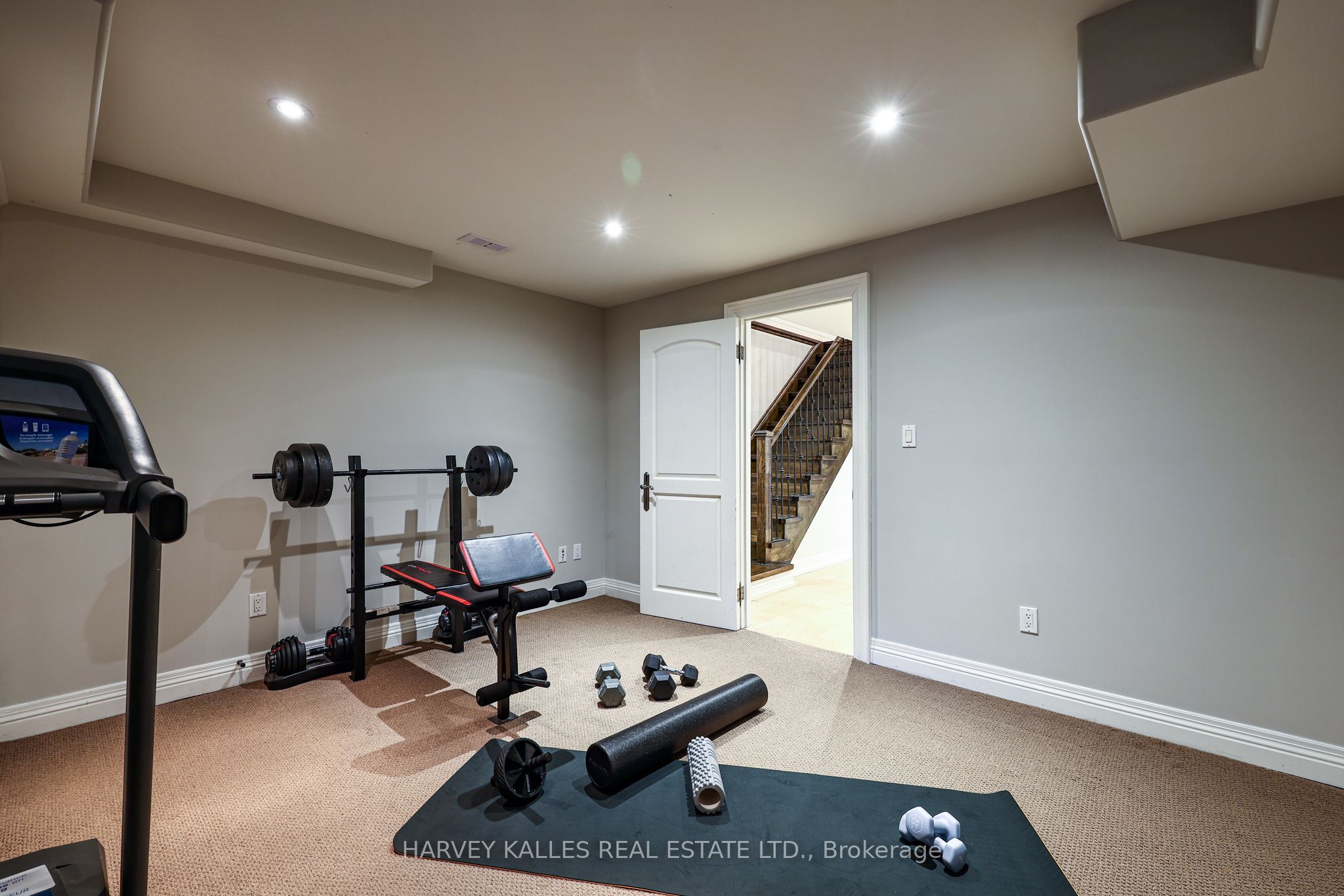 599 Woburn Avenue Property Photo 36