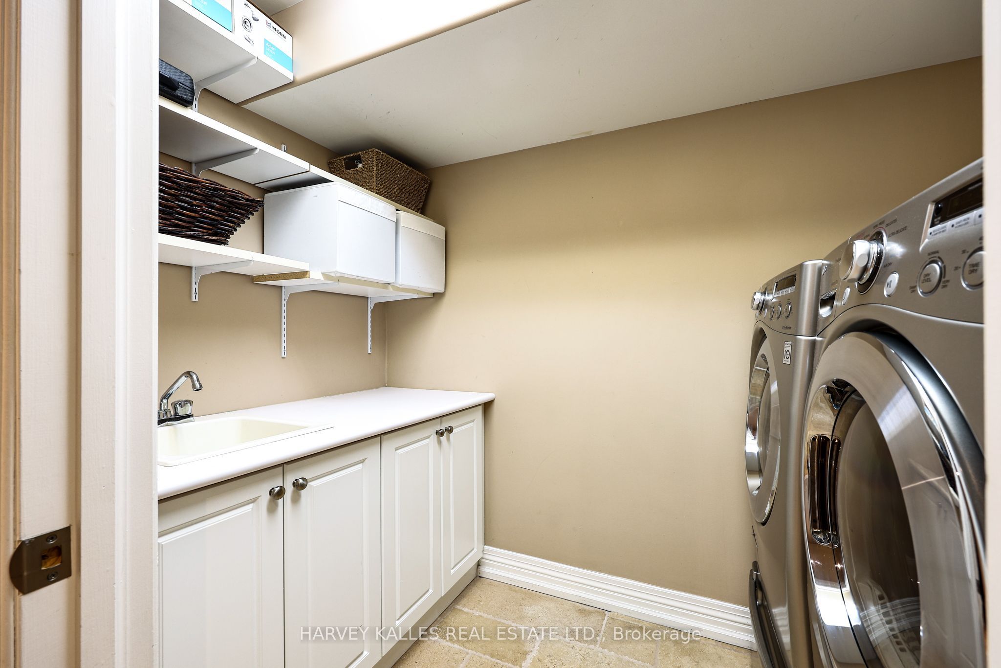 599 Woburn Avenue Property Photo 38