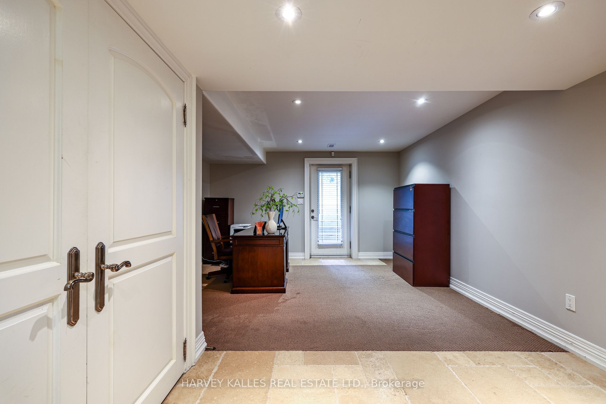 599 Woburn Avenue Property Photo 39