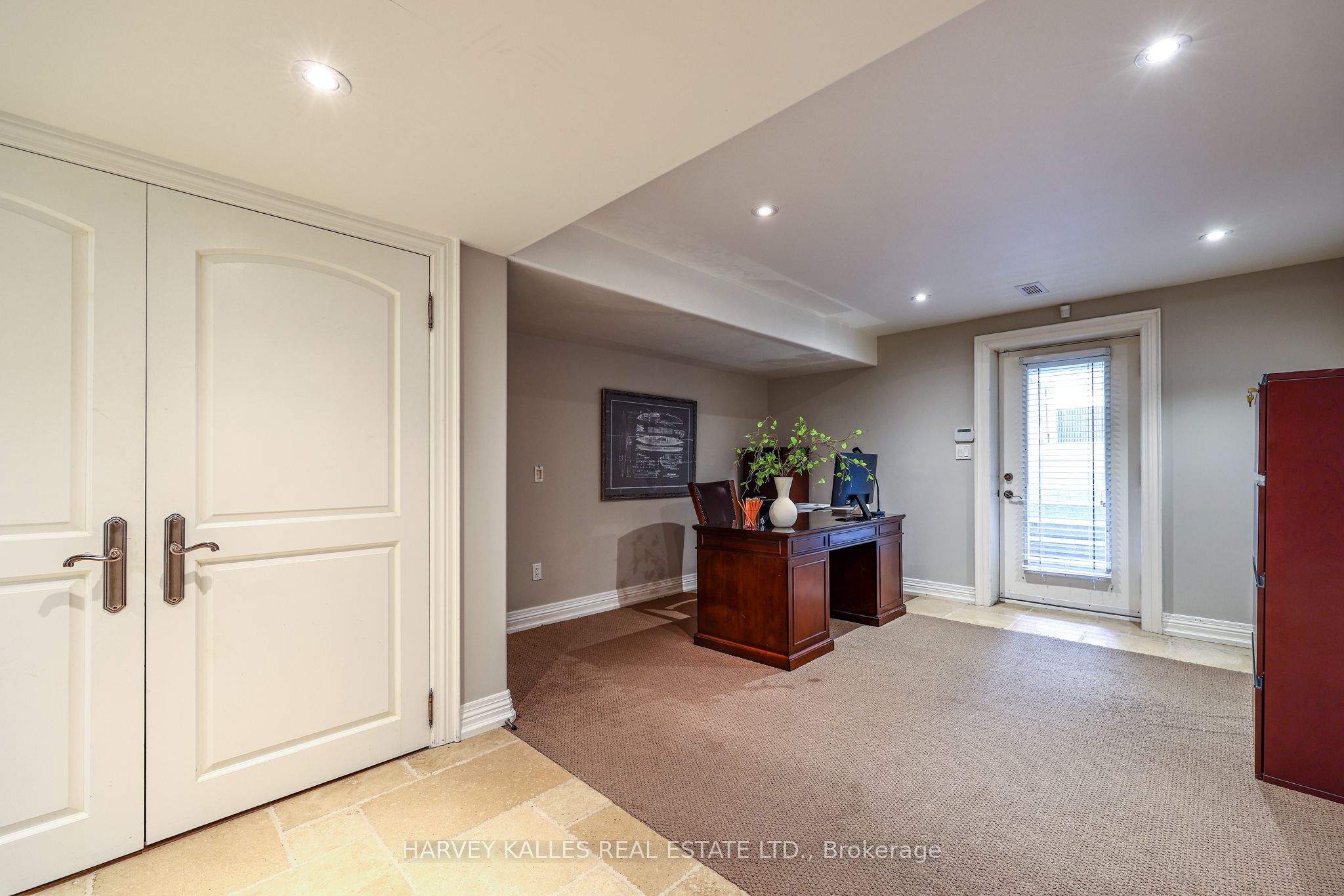 599 Woburn Avenue Property Photo 40