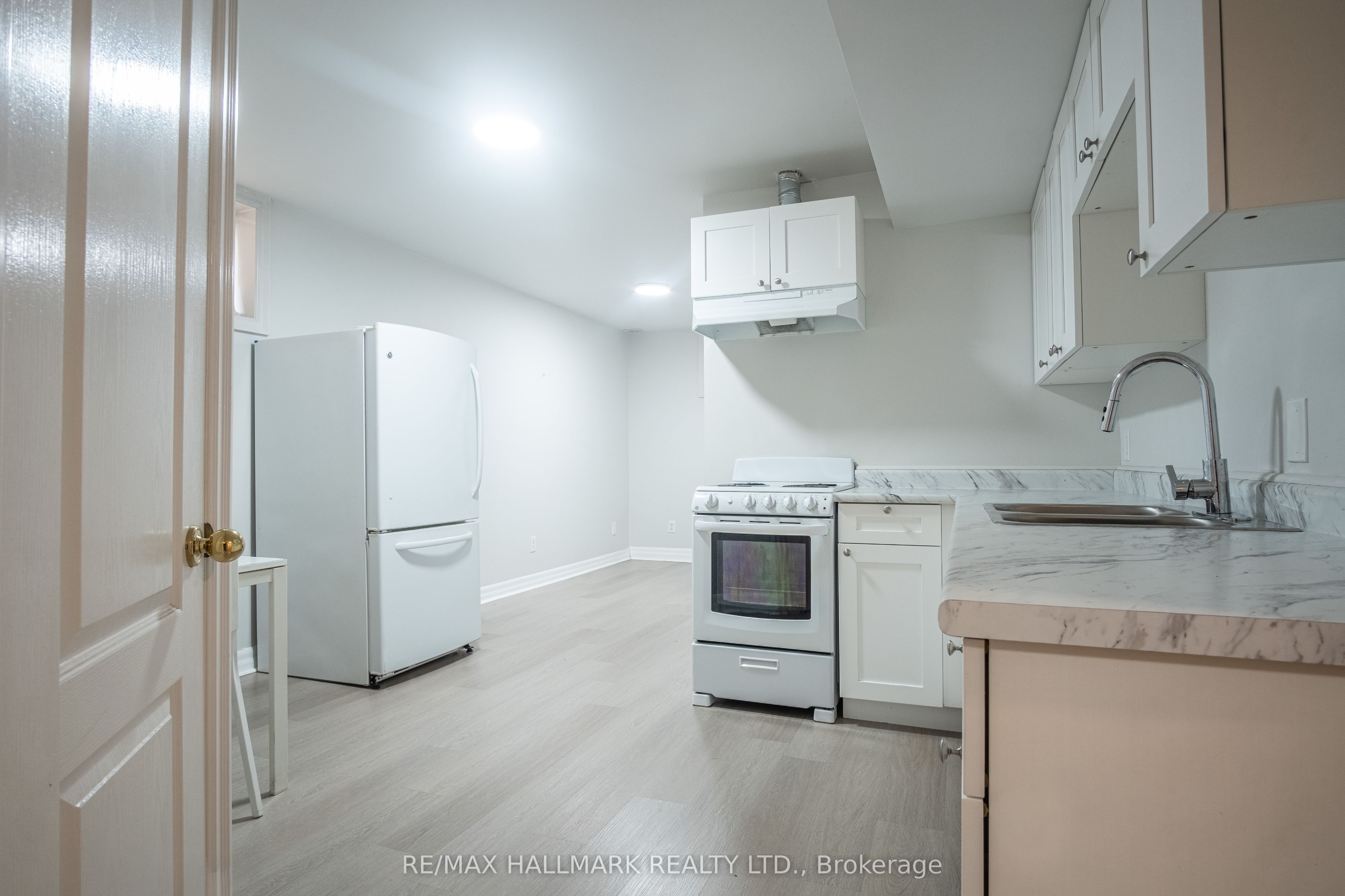116 Regina Avenue Basement Property Photo 10
