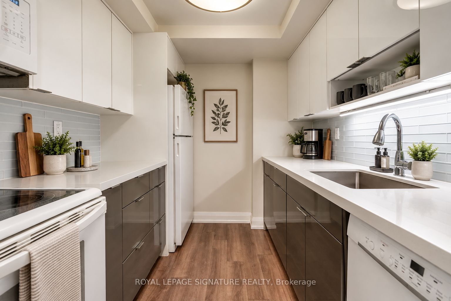 222 The Esplanade 302 Property Photo 4