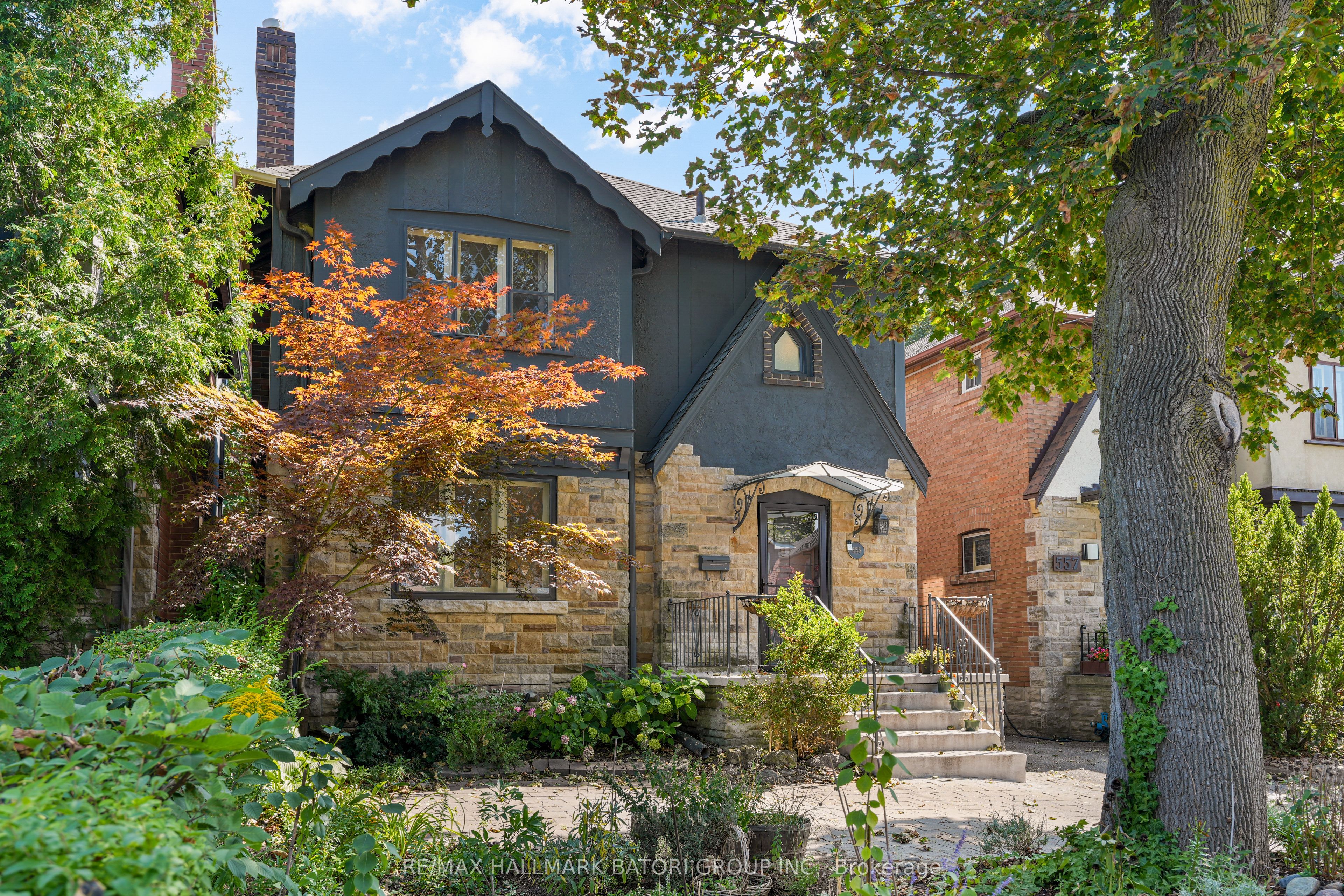 555 Castlefield Avenue