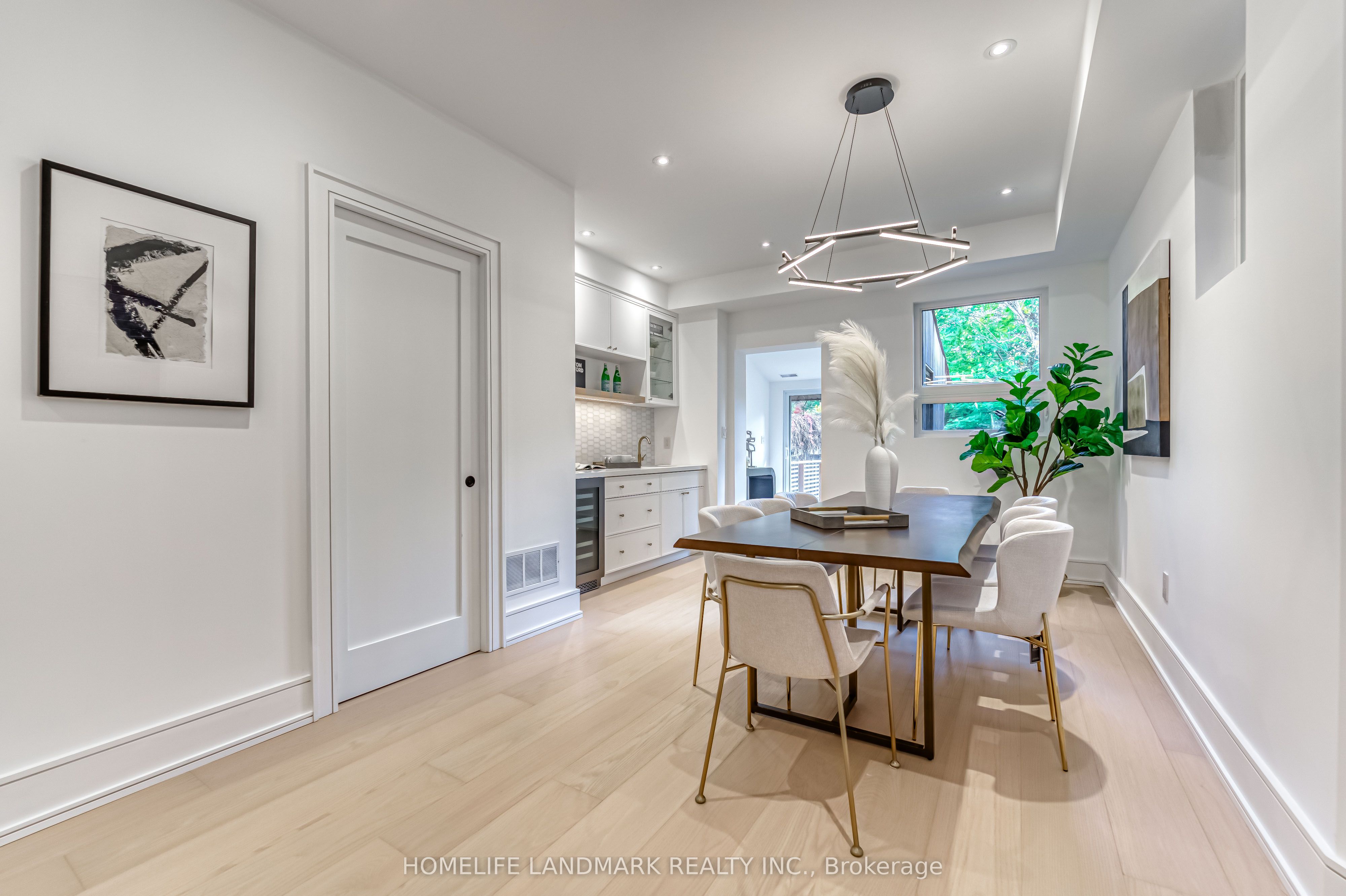 195 Albany Avenue Property Photo 8