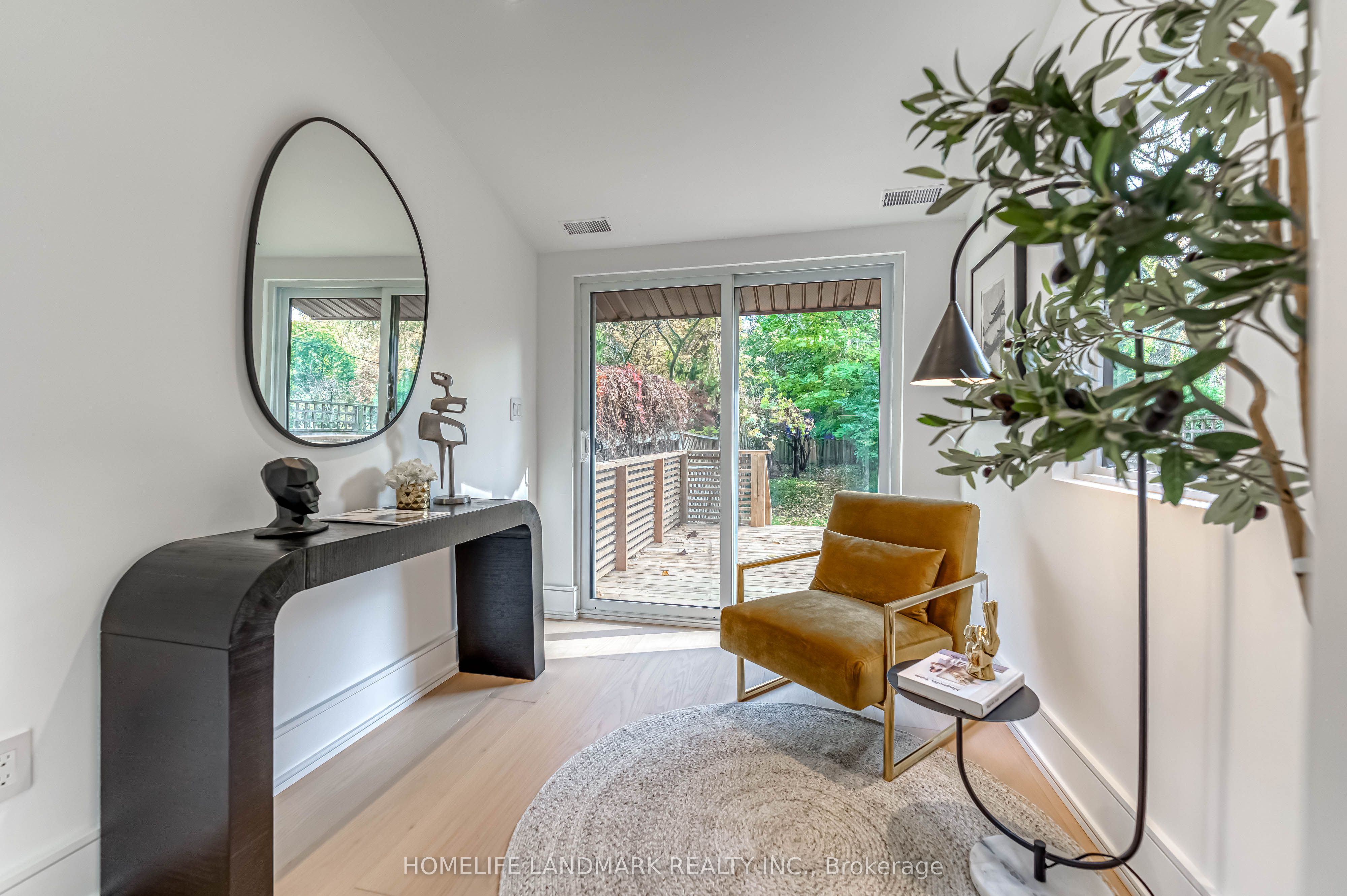 195 Albany Avenue Property Photo 11