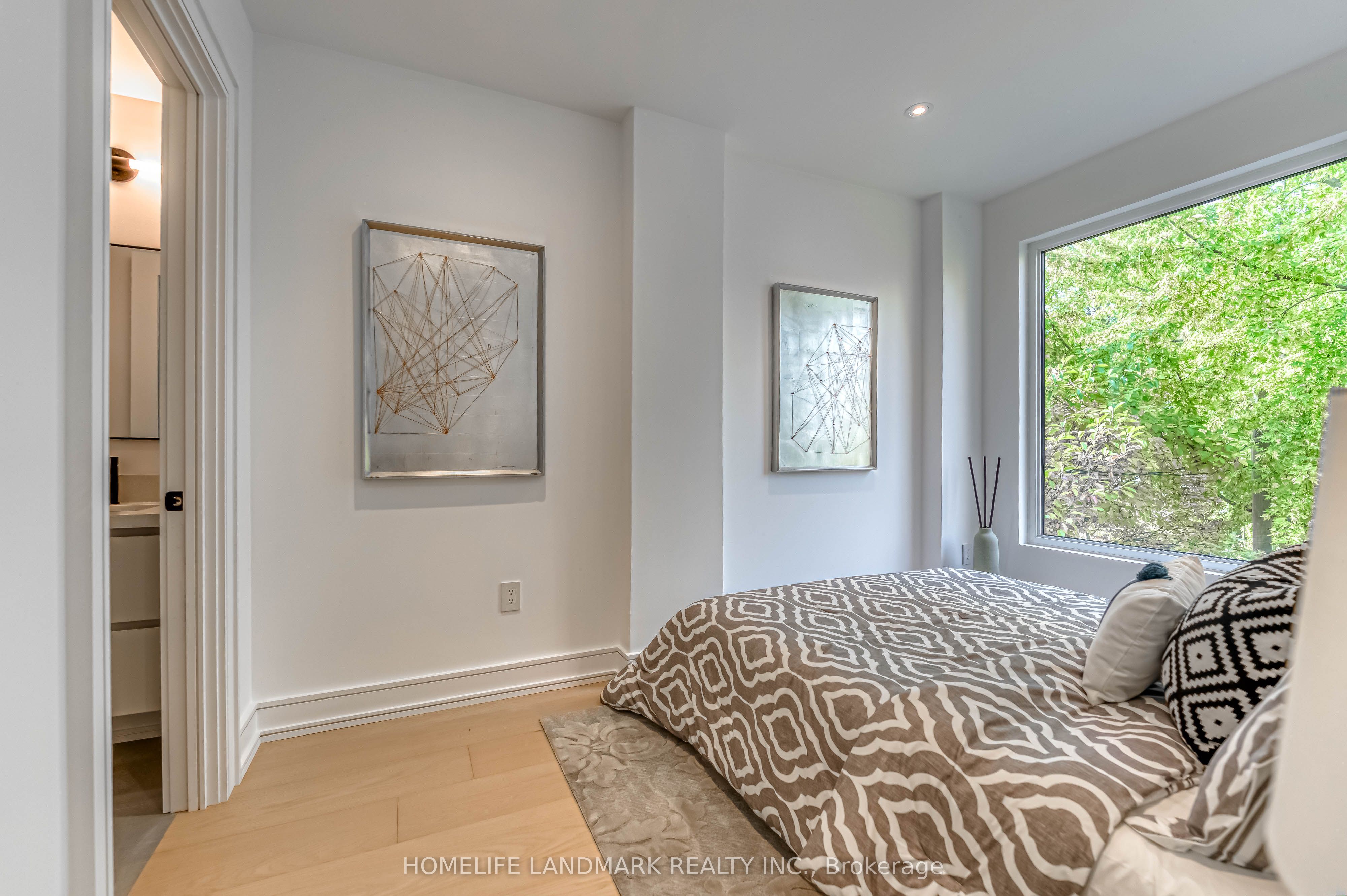 195 Albany Avenue Property Photo 14