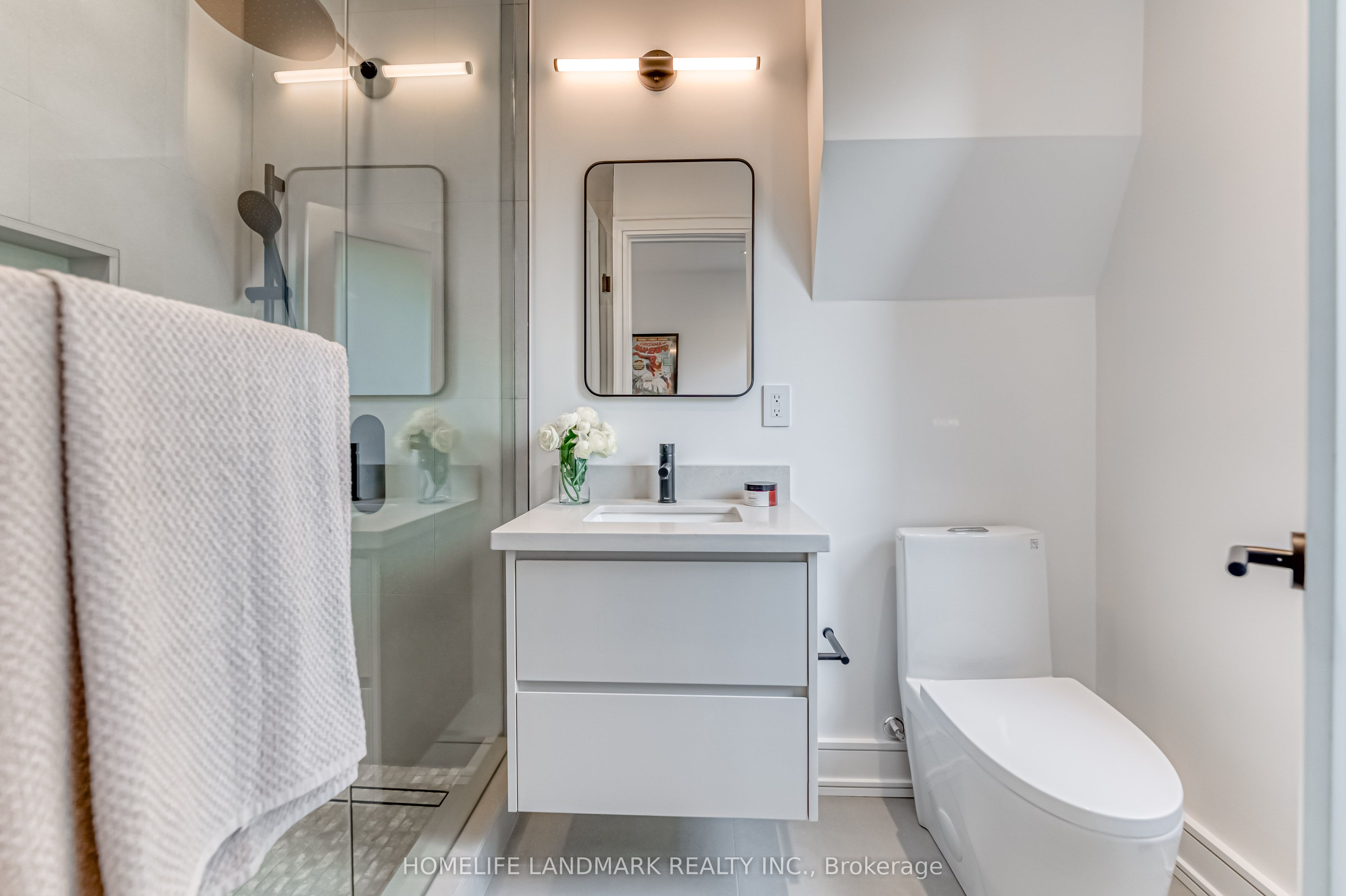 195 Albany Avenue Property Photo 17