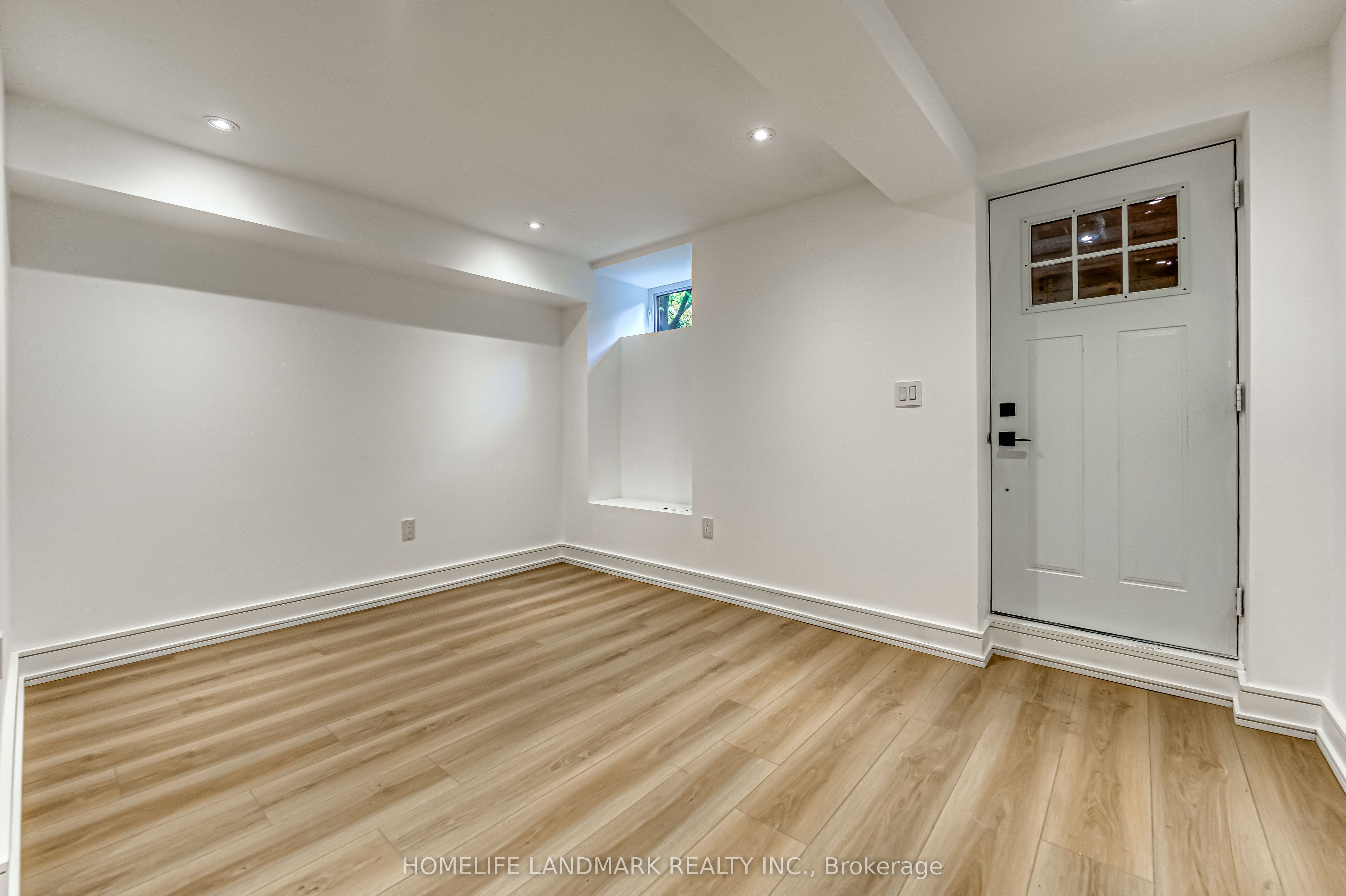 195 Albany Avenue Property Photo 28