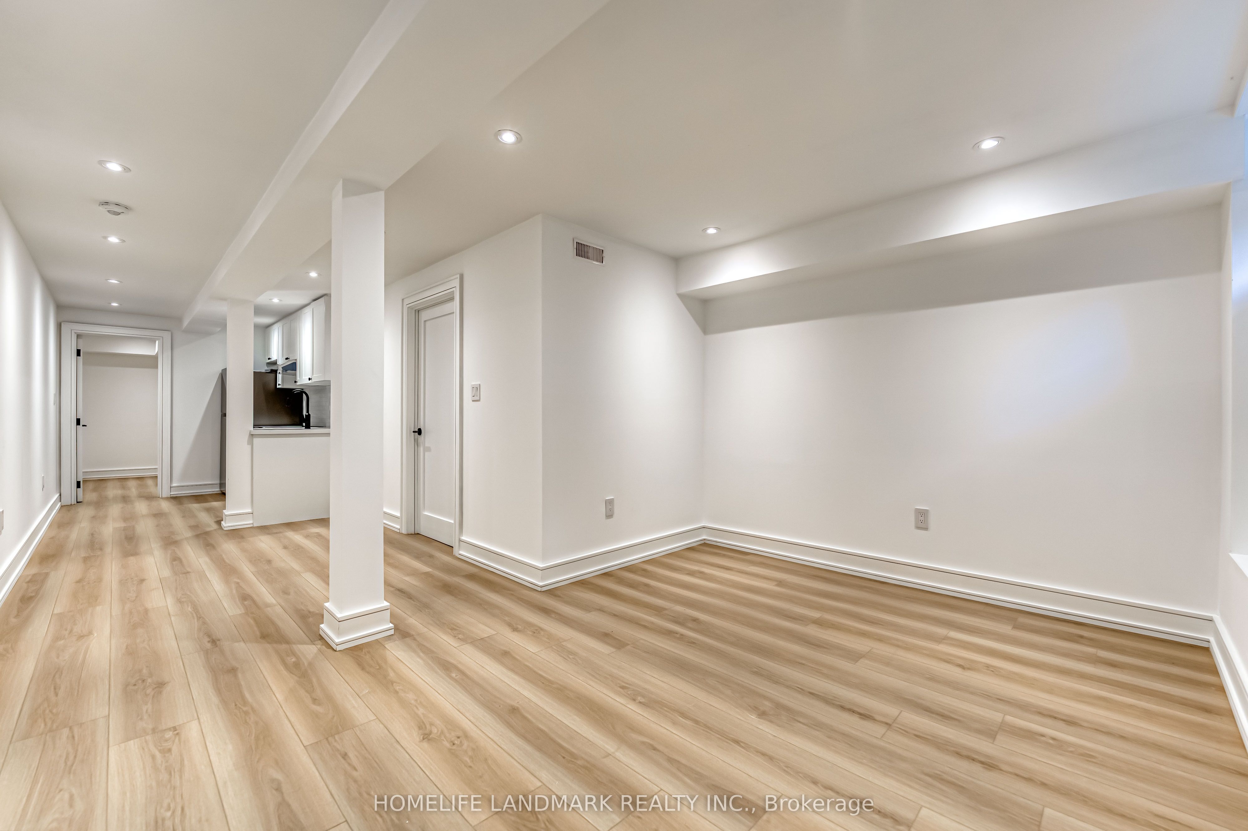 195 Albany Avenue Property Photo 29