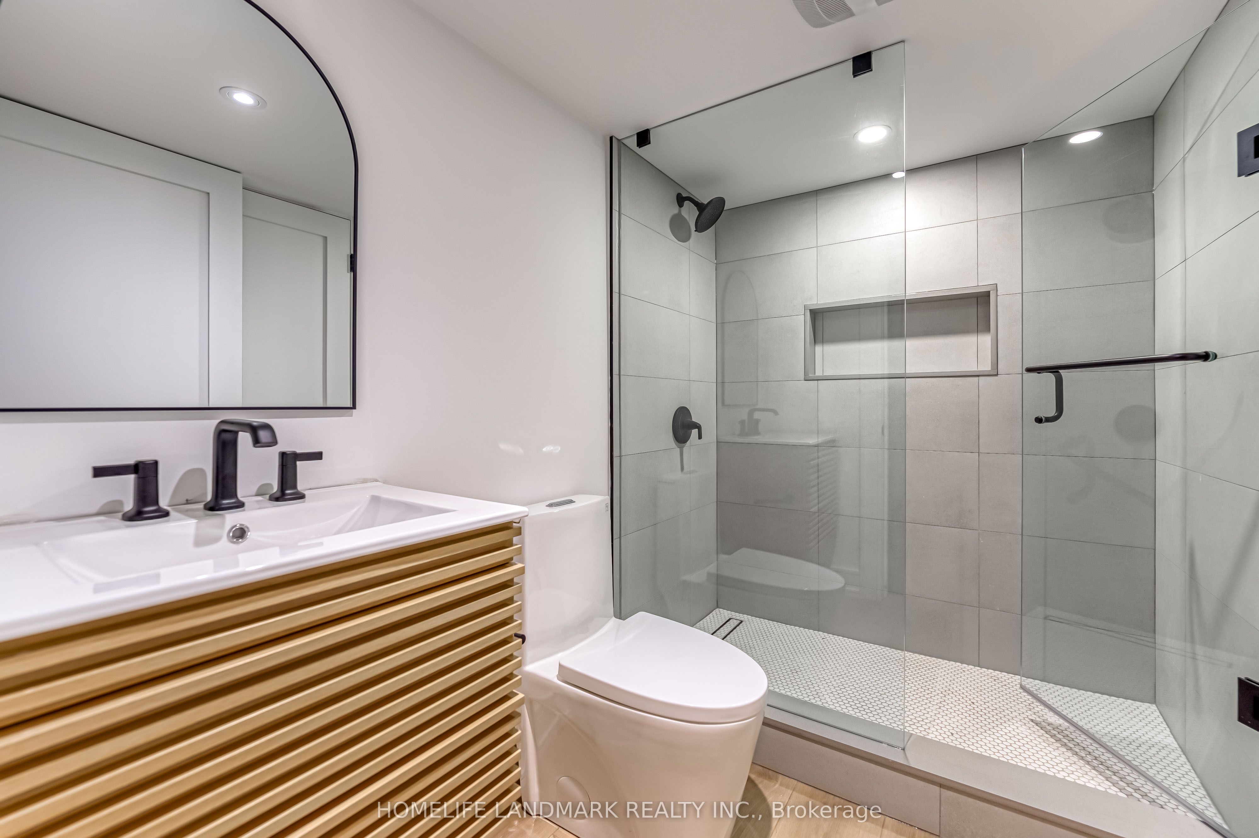 195 Albany Avenue Property Photo 33
