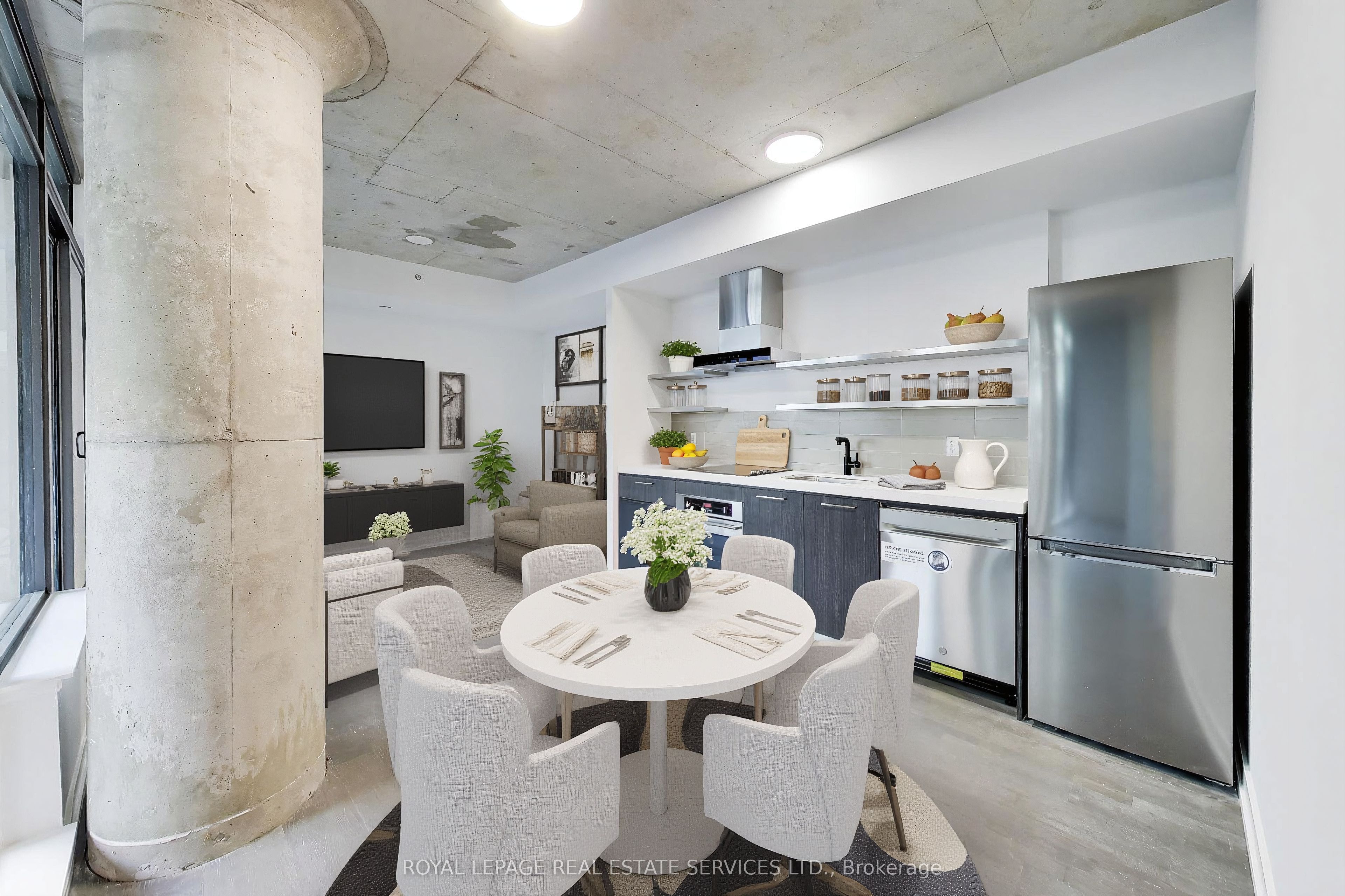 560 King Street W 626 Property Photo 1
