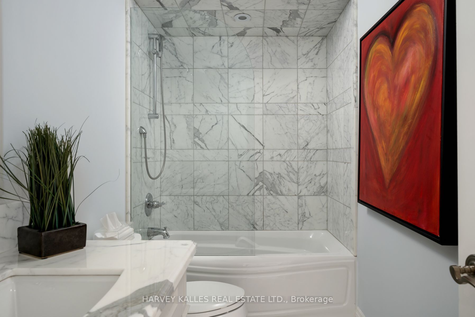 319 Lonsdale Road 2d Property Photo 25