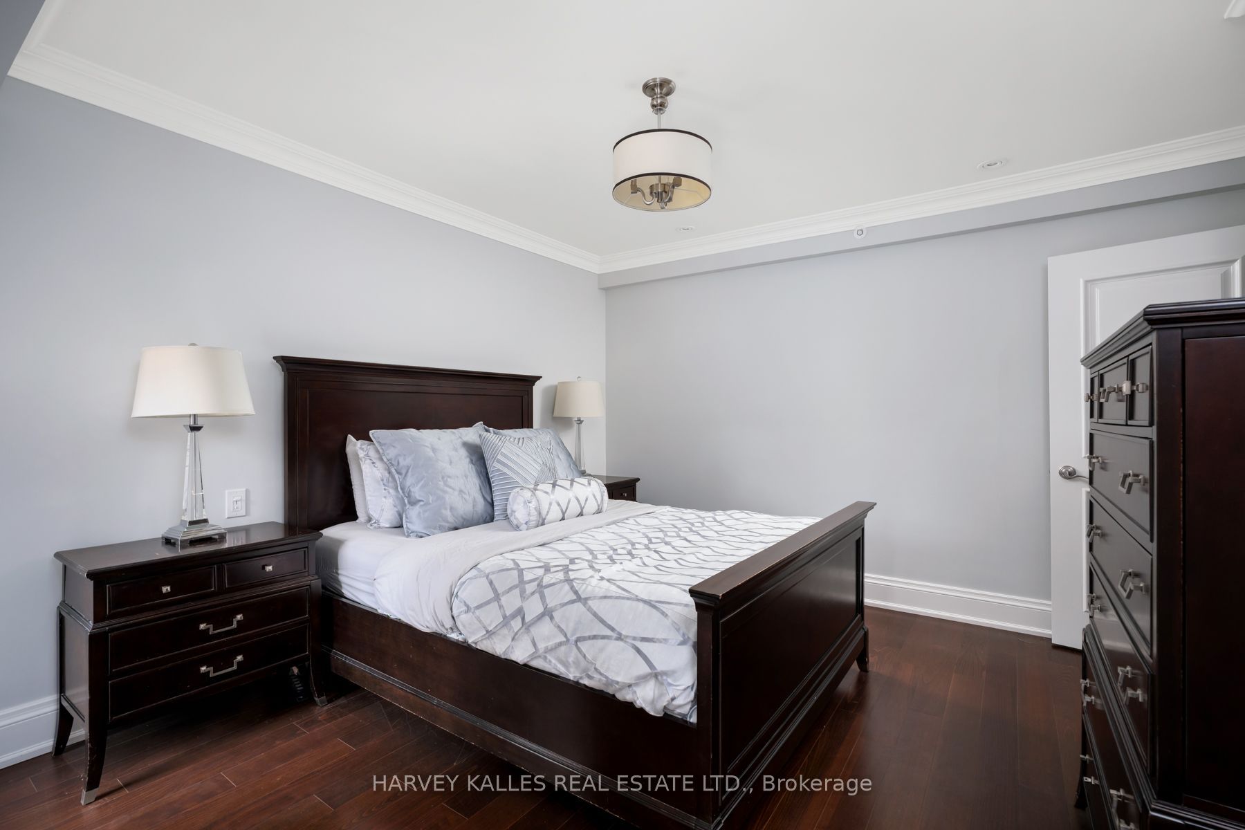 319 Lonsdale Road 2d Property Photo 32