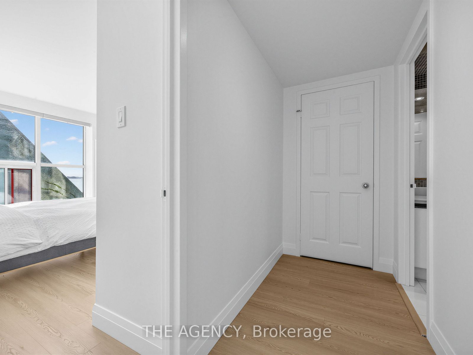 99 Harbour Square 606 Property Photo 23