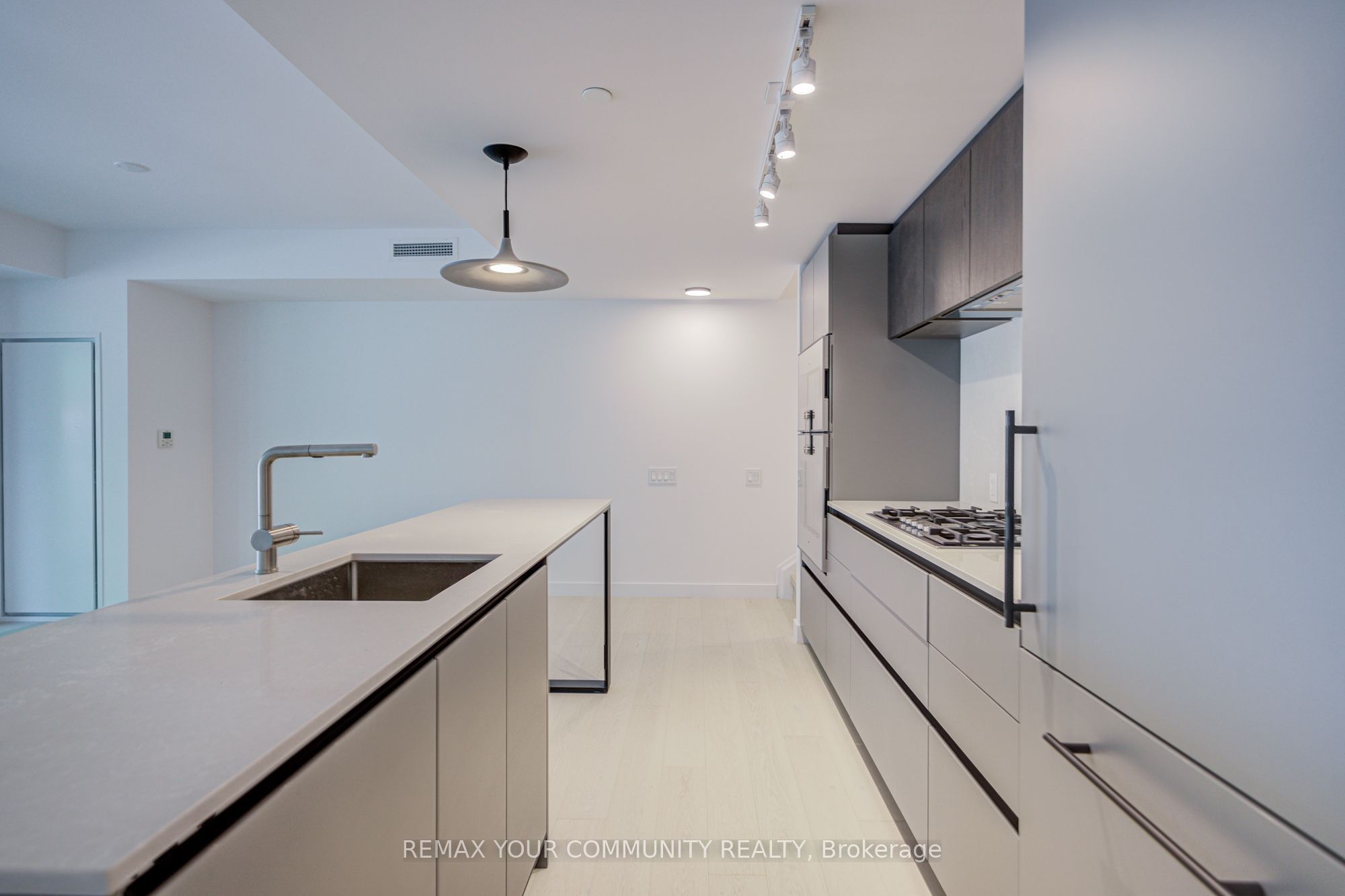 1720 Bayview Avenue 5 Property Photo 10