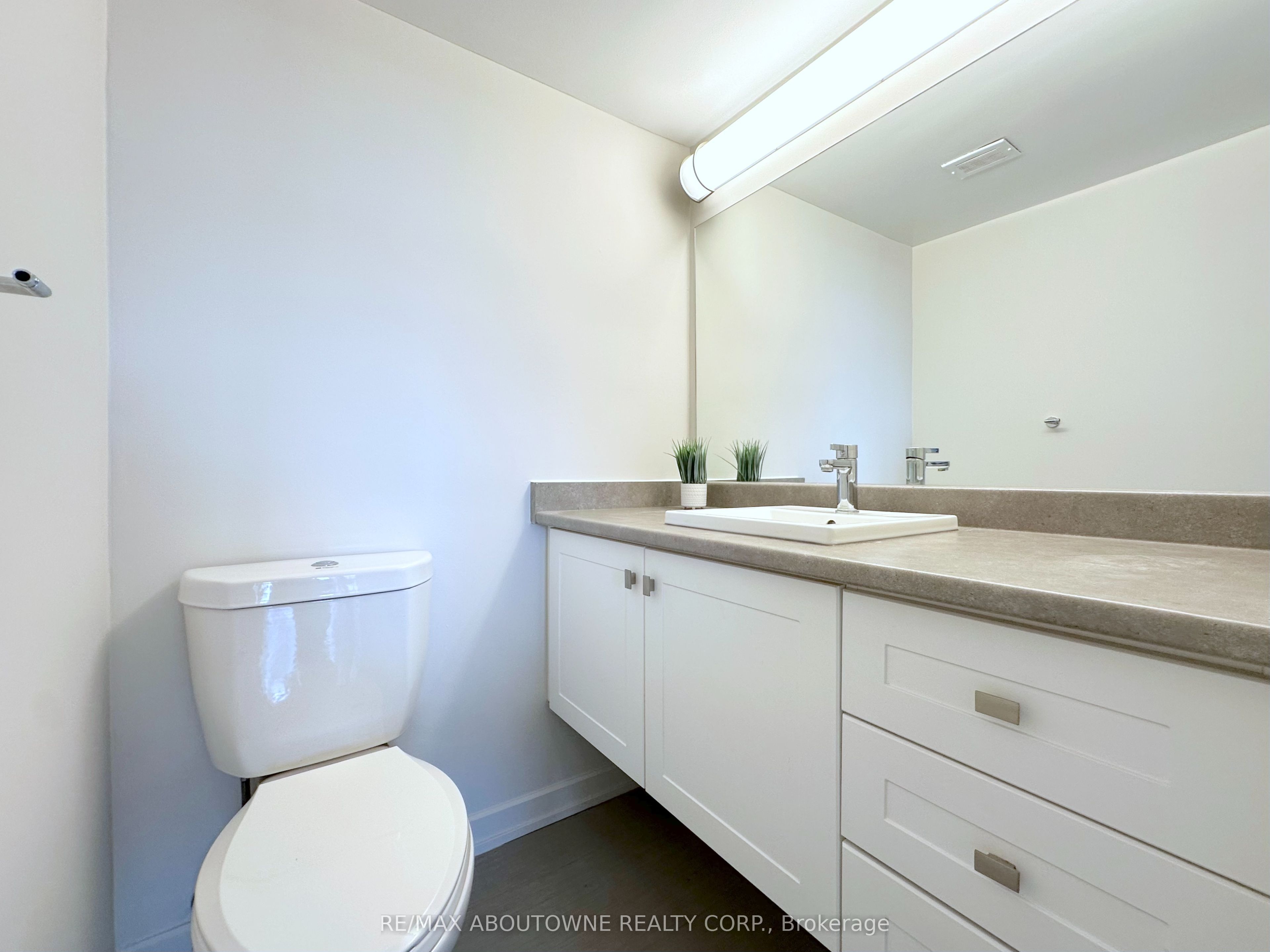 5 Brookbanks Drive 1007 Property Photo 7