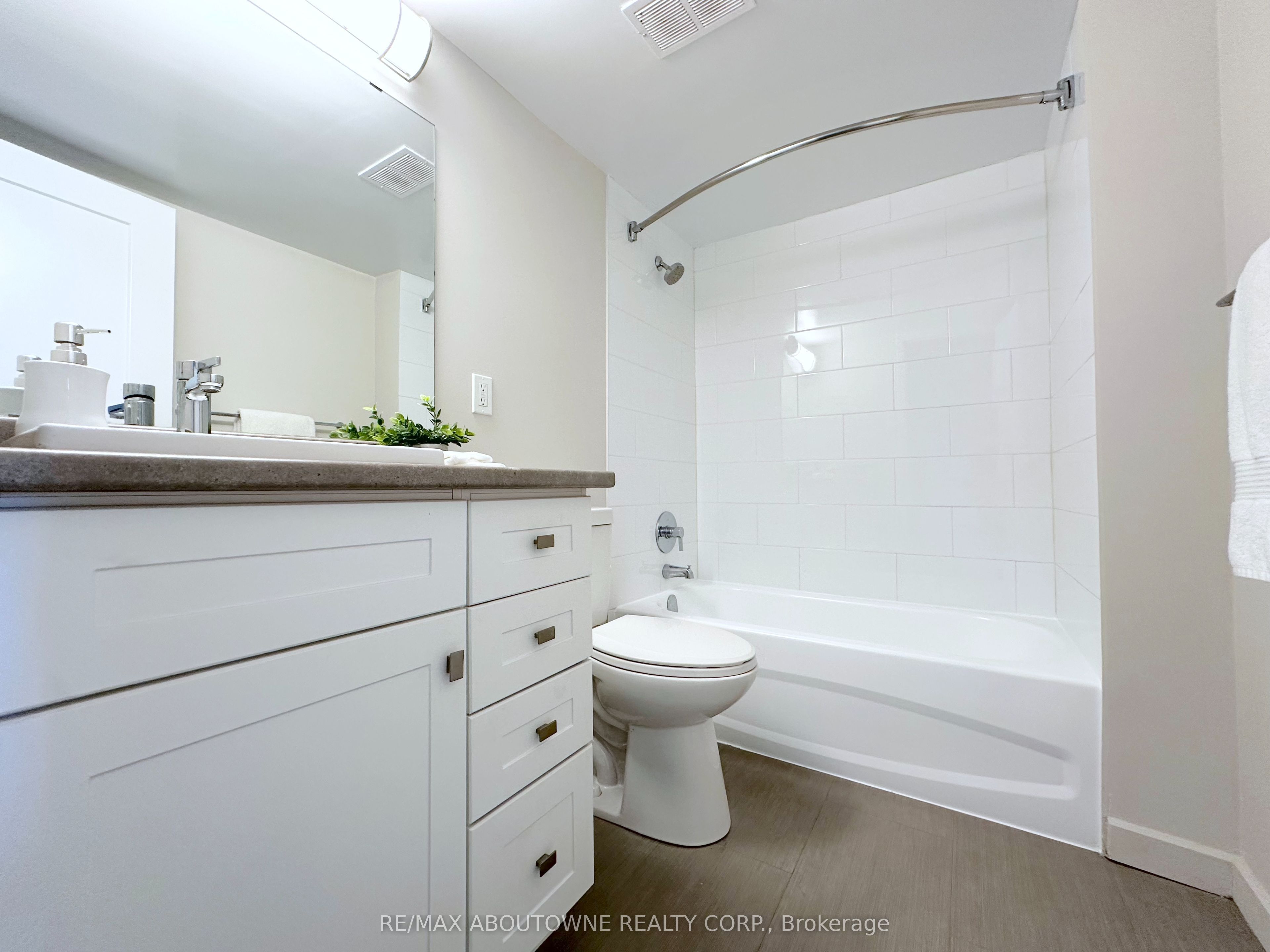 5 Brookbanks Drive 1007 Property Photo 11