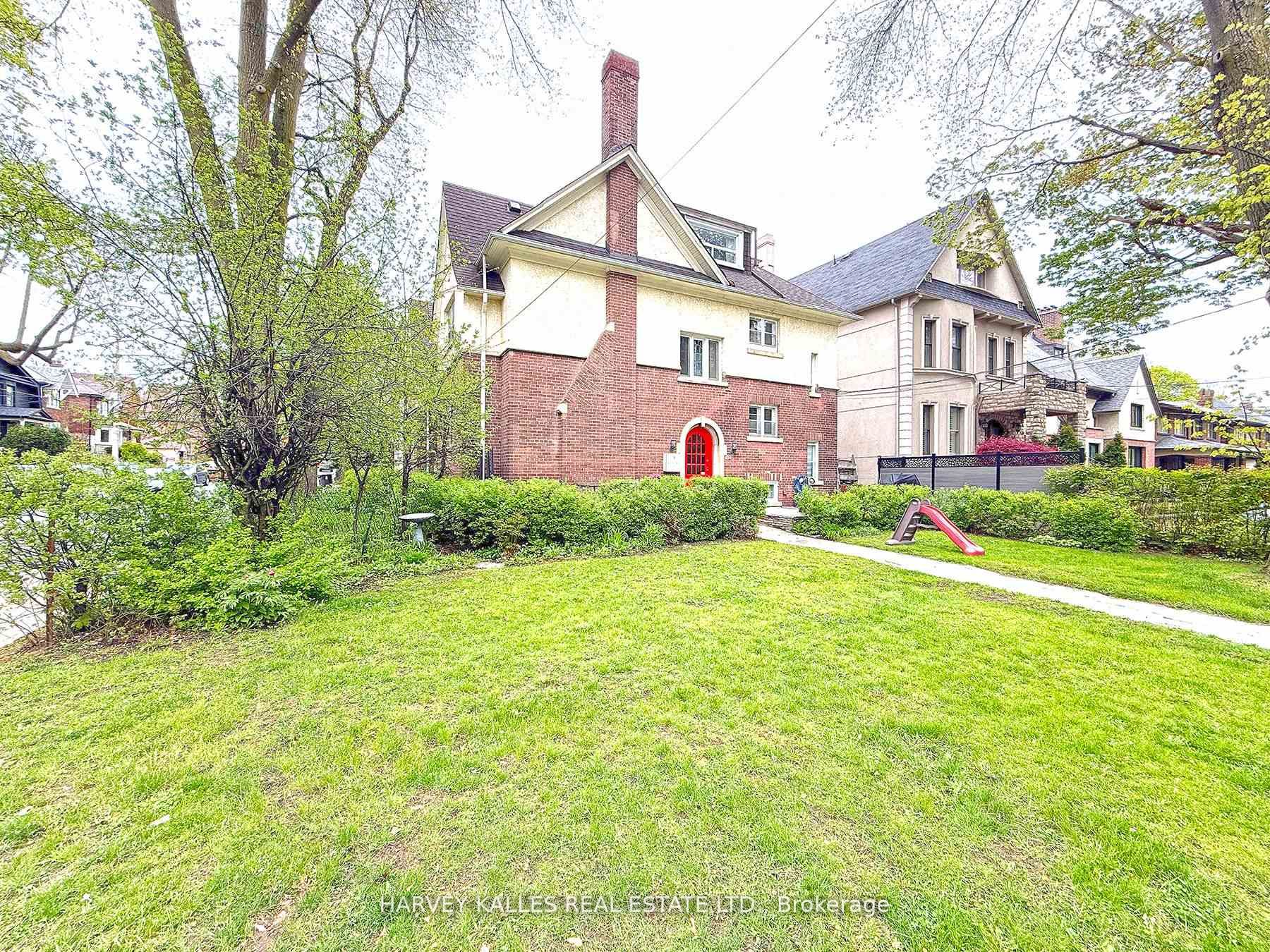 807 Duplex Avenue Bsmt Property Photo 3