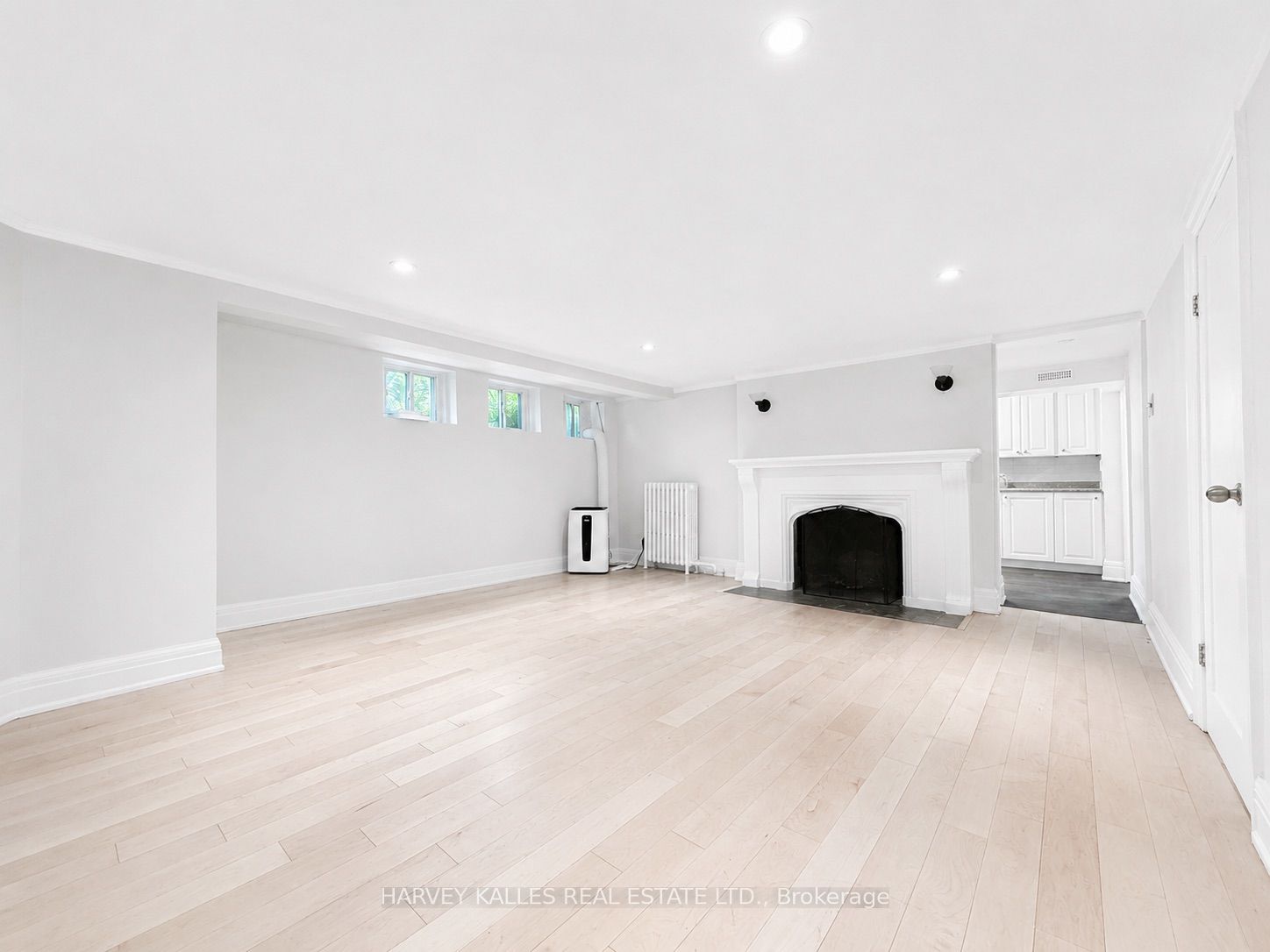 807 Duplex Avenue Bsmt Property Photo 8